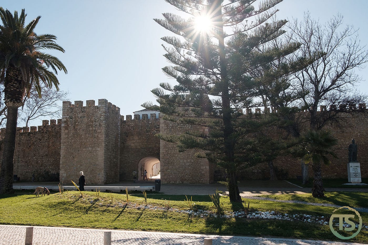 Lagos o que visitar: falésias douradas, história e mar no Algarve