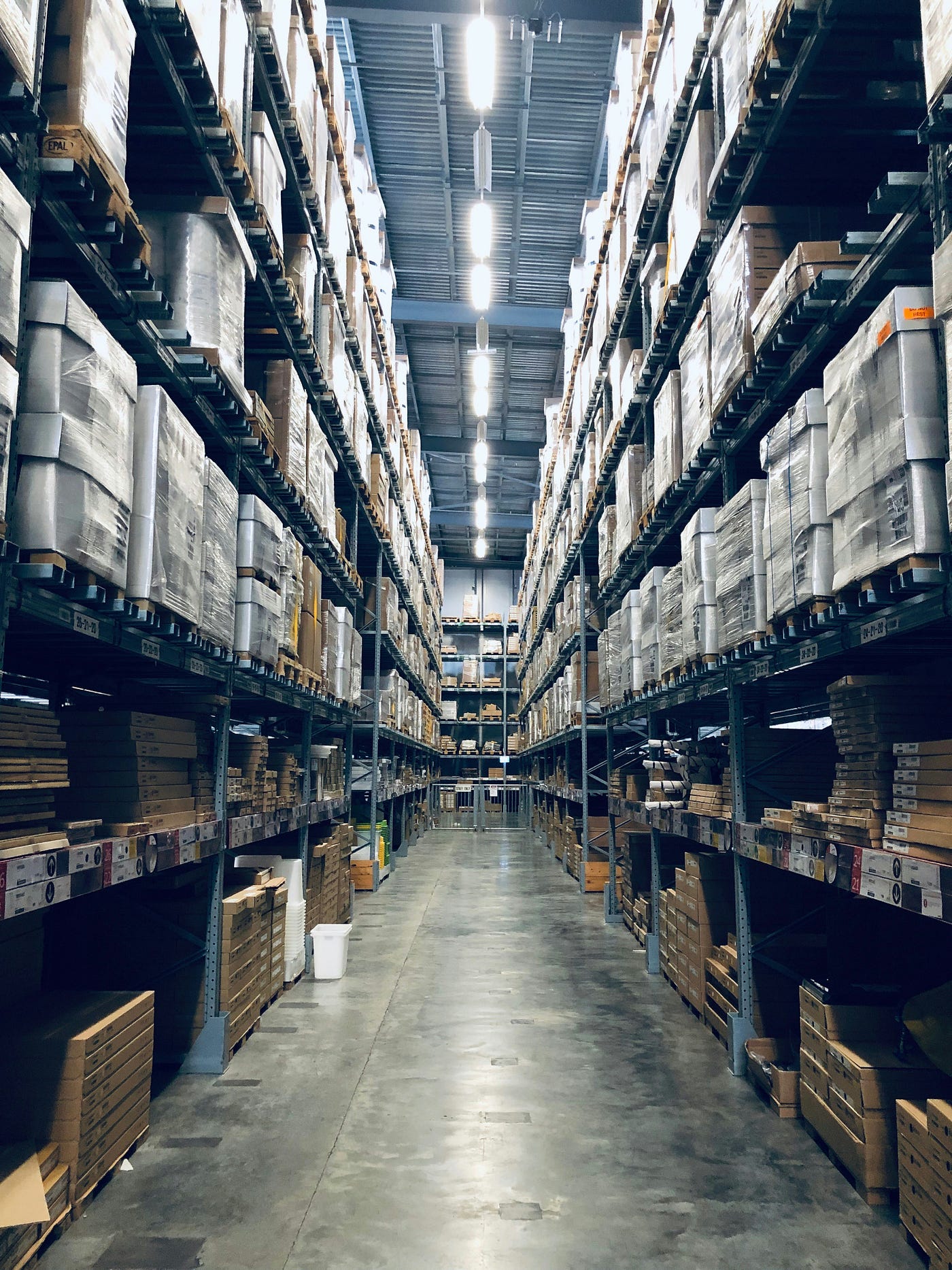 When Is It Worth Storing Goods in an FTWZ?