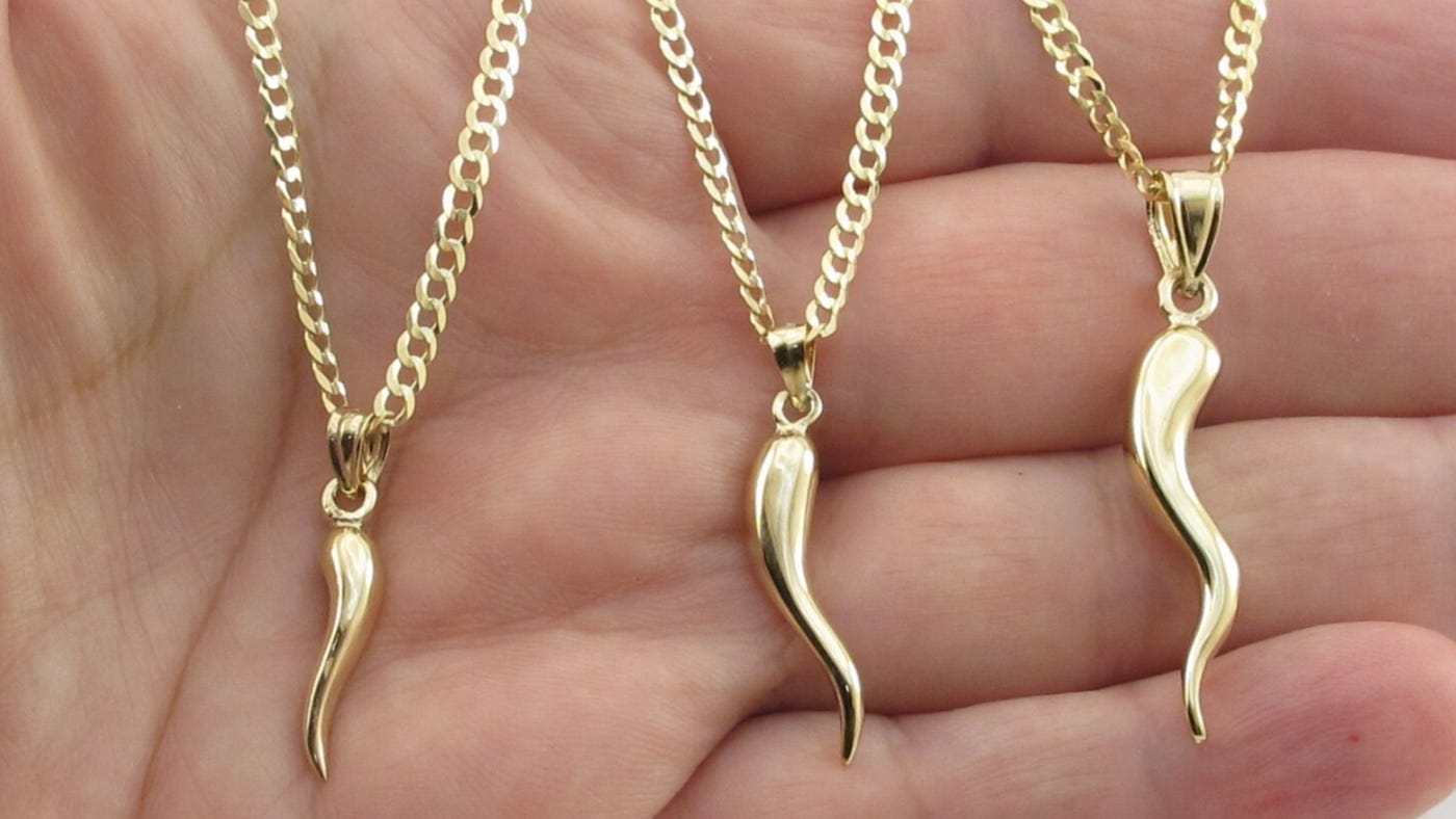 https://www.theitalianjewelrycompany.com/collections/cornicello.html