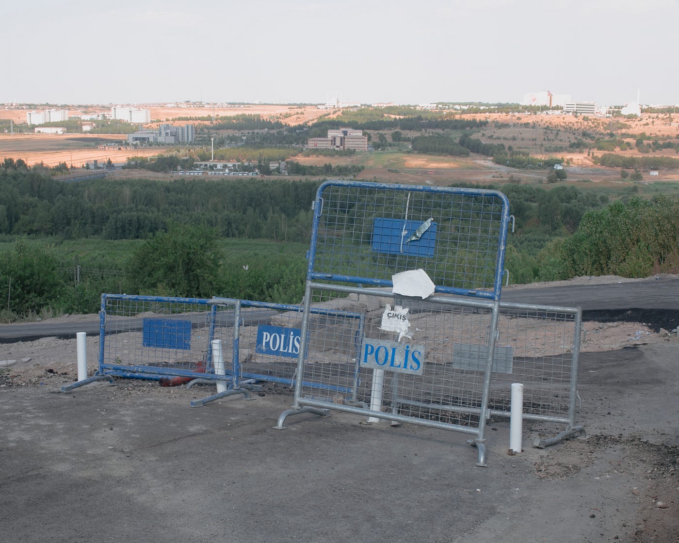 barikatlar ardında yıkım: sur