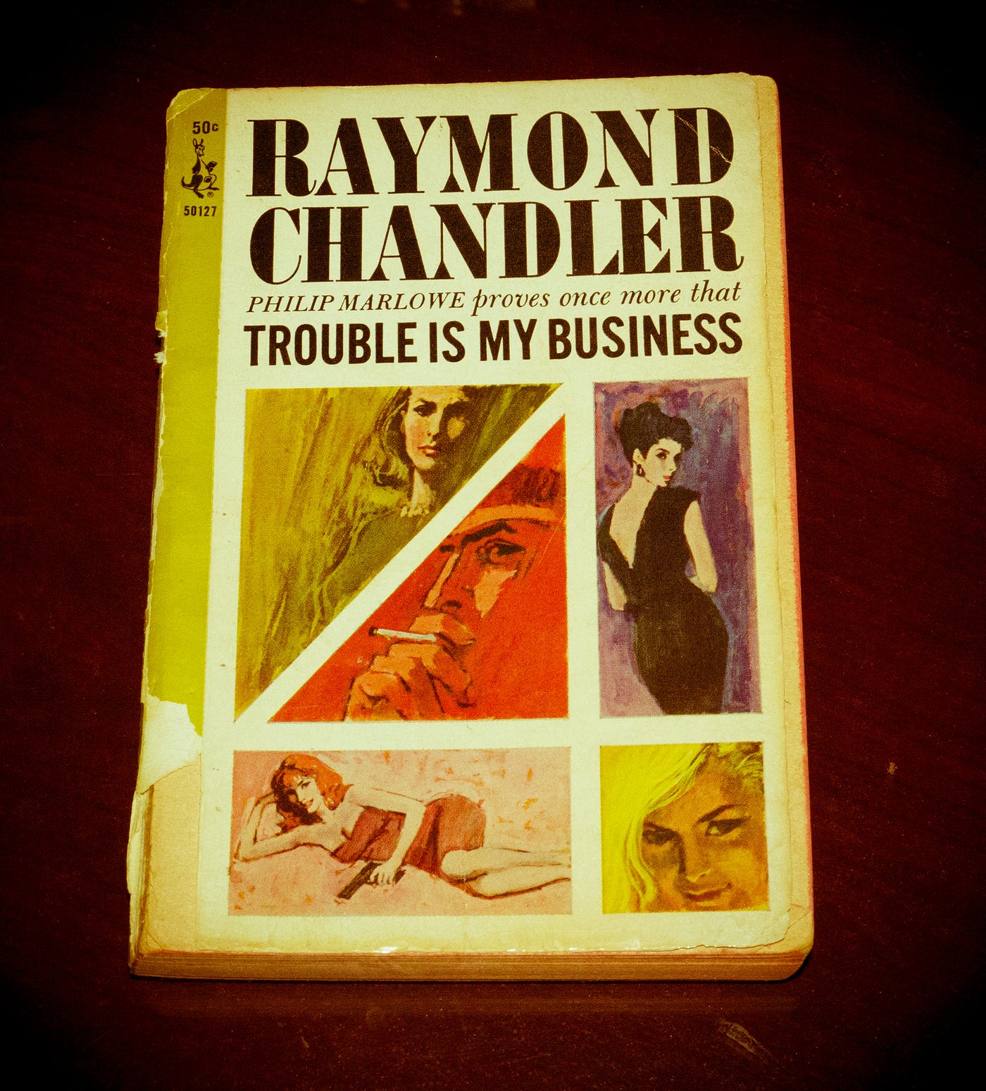 sekvens Kortfattet tommelfinger Raymond Chandler's Economic Prose — In One Sentence | by Christopher  Latragna | Medium
