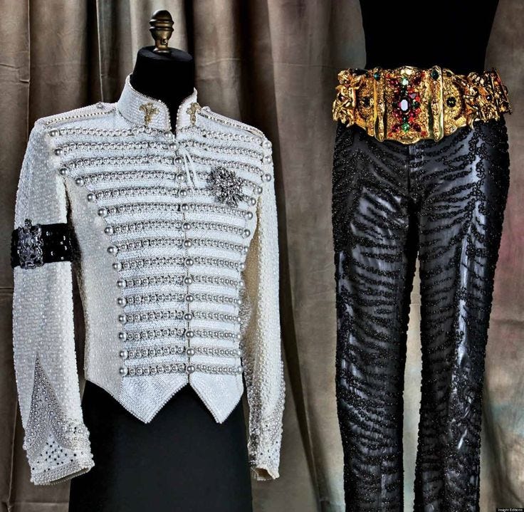 Why Michael Jackson Wore Smaller Clothes at the End of His Shows (and 8  More Revelations About His Costumes) / Bright Side