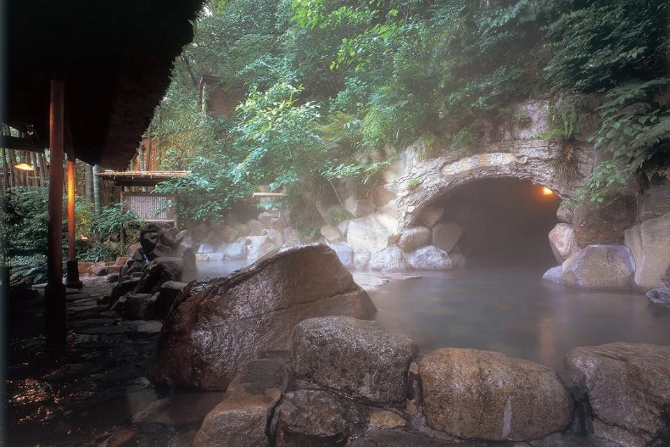 Hakone, Japan. 04th Feb, 2023. Bathers enjoy in a colored with