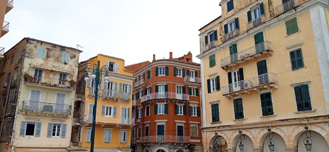 The clever way smart tourists visit Corfu (Greece) with less money