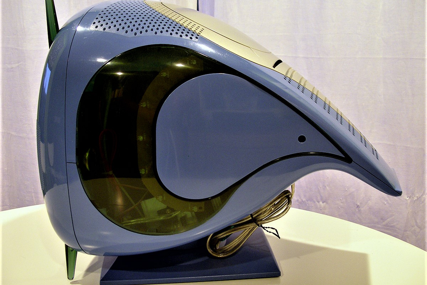 A Dreamcast in the Shape of Sonic's Head | by C.S. Voll