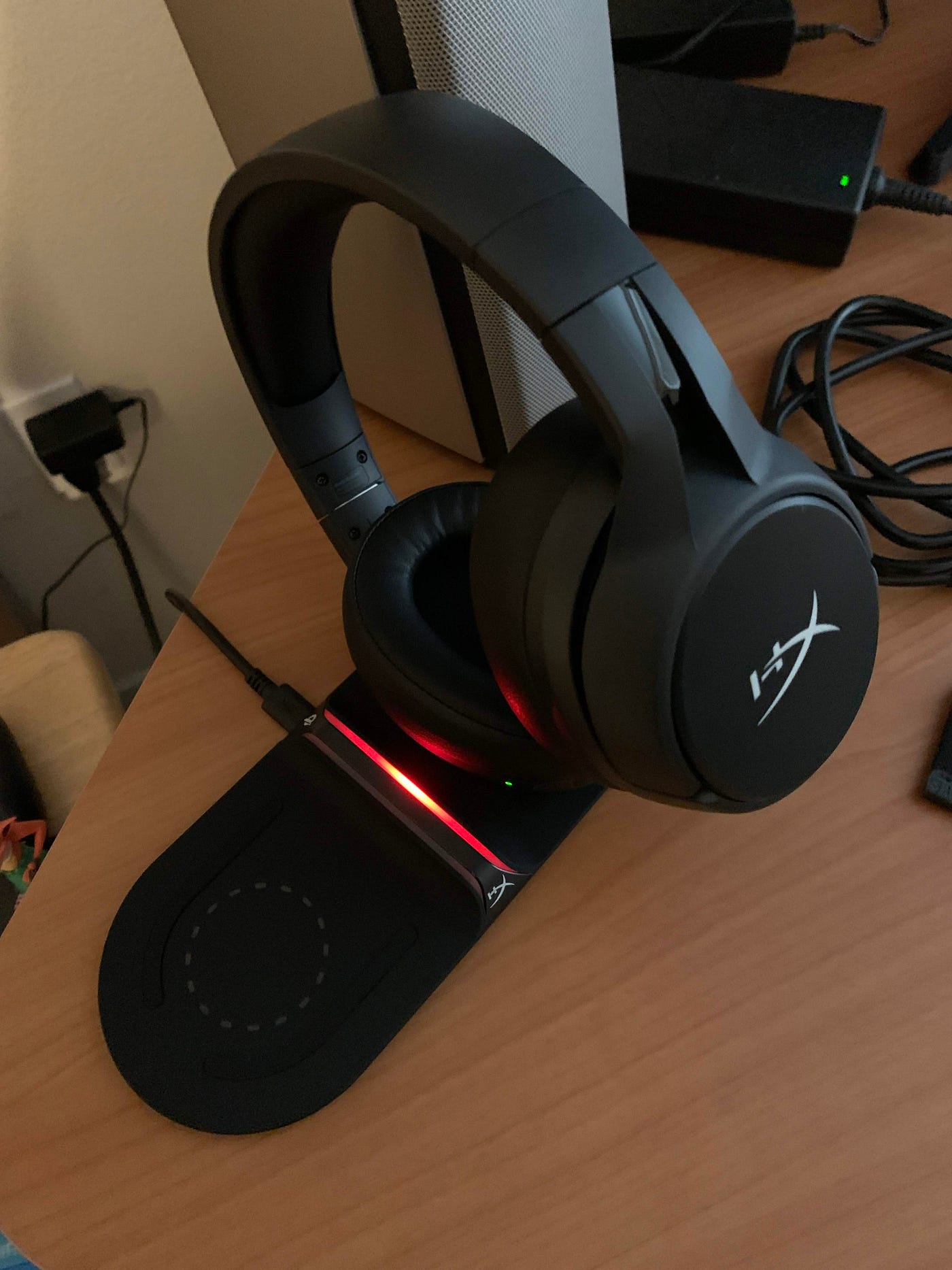 HyperX Cloud Flight S review: the 'S' stands for sacrifices - The Verge