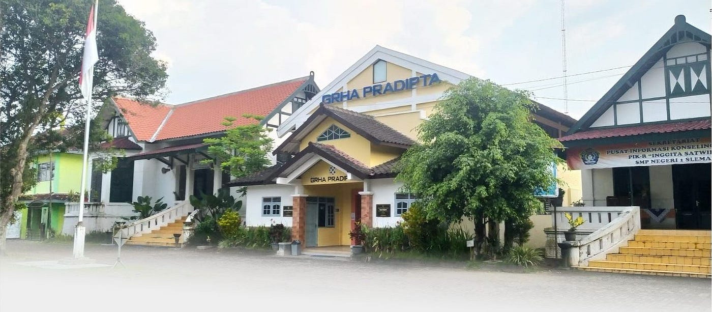 Bangunan yang Bertahan, Cerita yang Mengendap