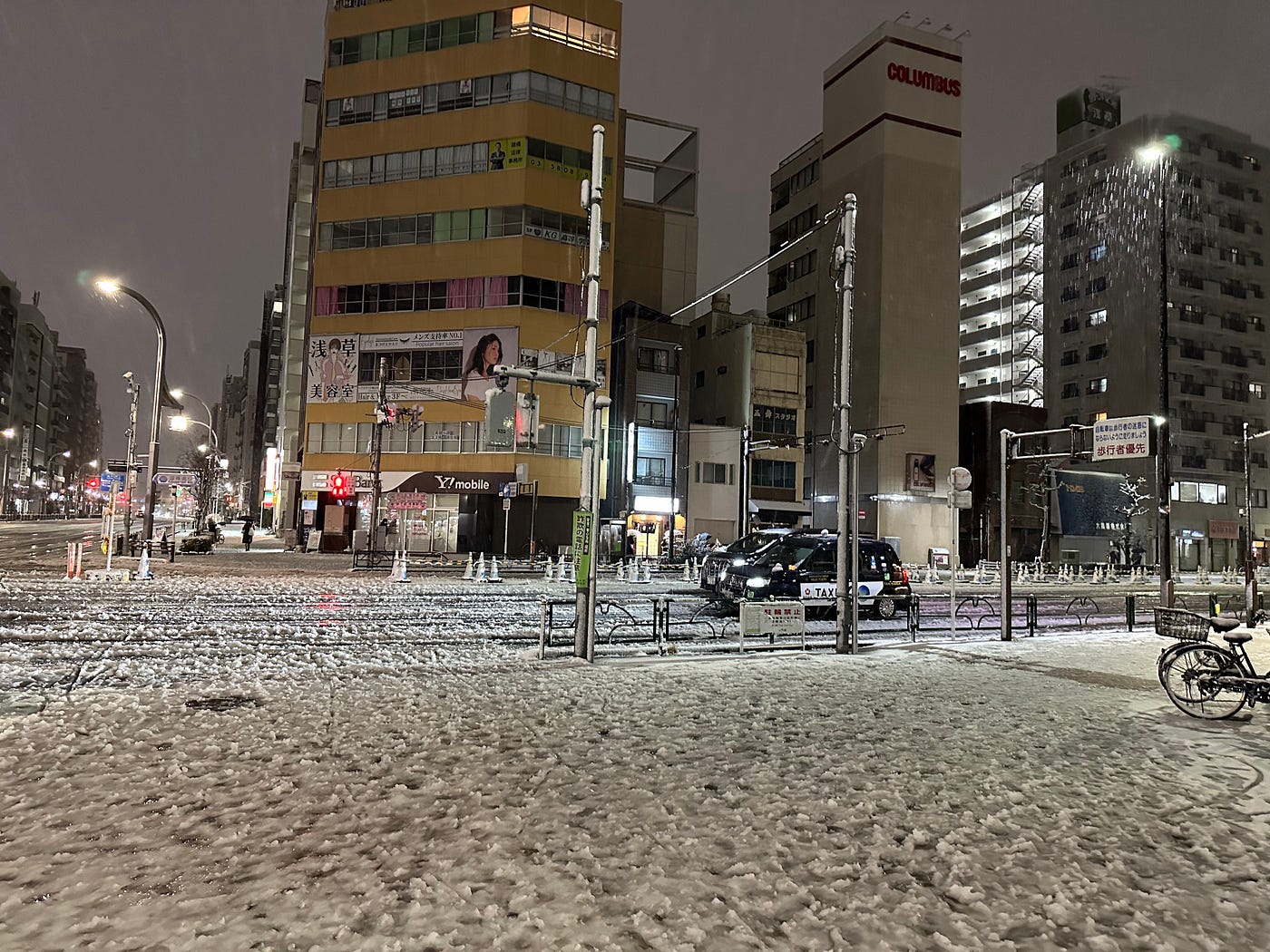 冷冷的下著雪