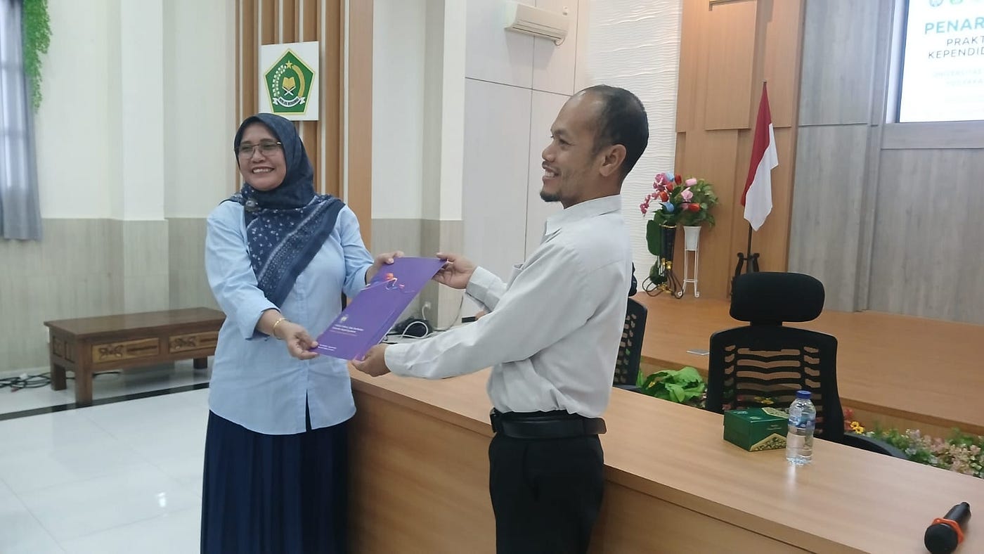 UNY Field Experience Internships at MAN 1 Yogyakarta: Sowing Competence, Gaining Experience