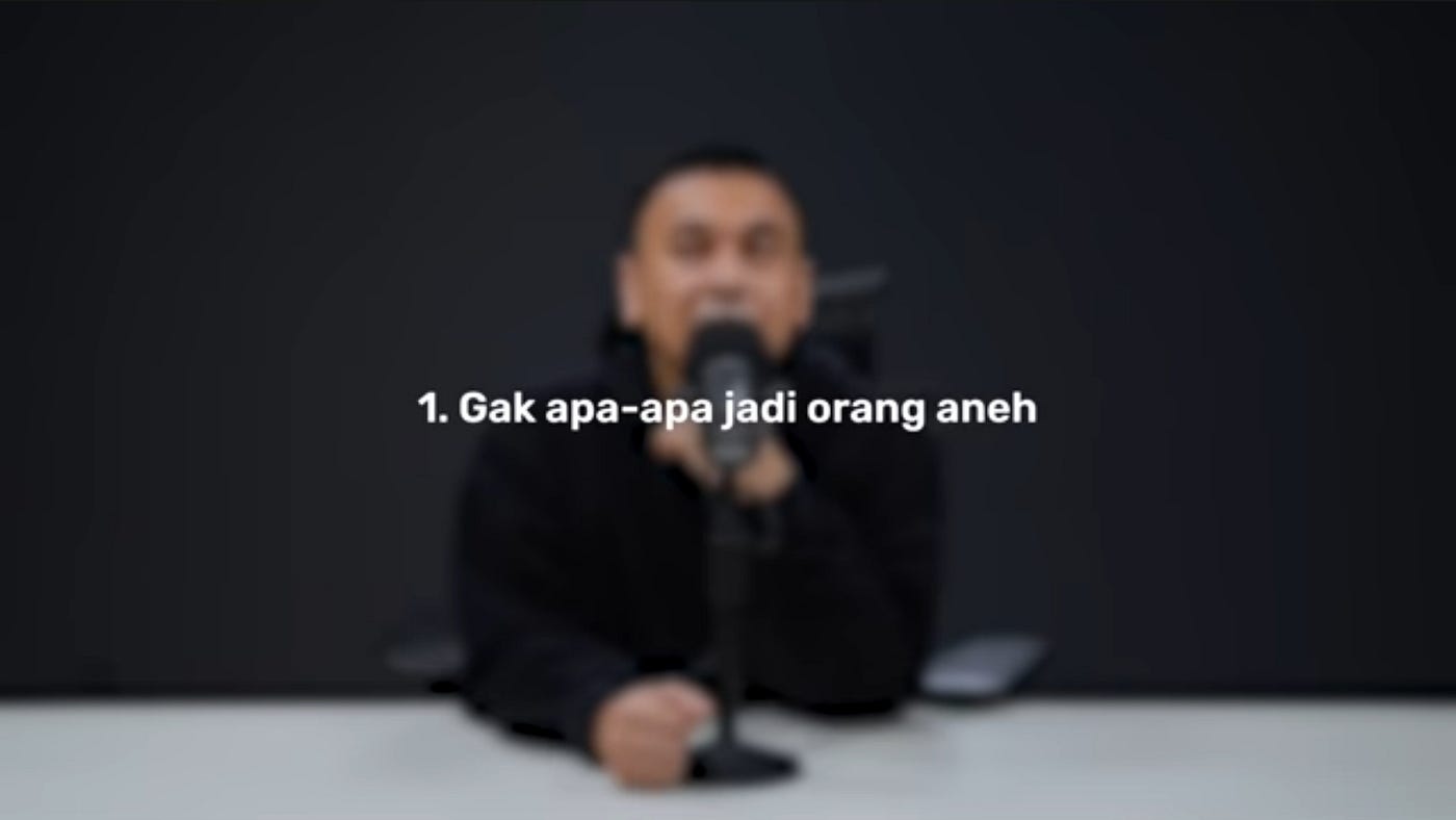 #1 Gak apa-apa jadi orang aneh