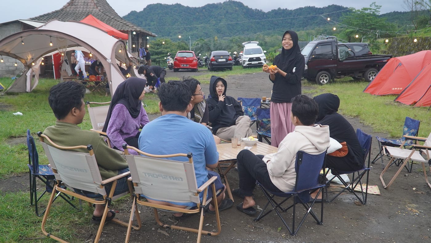 Paradise Lost? Glamping in the Shadow of a Volcano