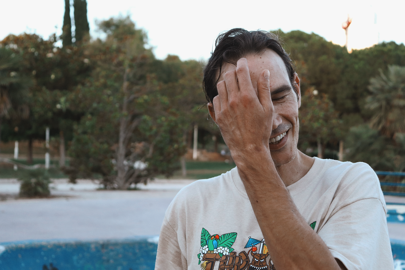 “Estuve 6 meses sin patinar por una novia, y el echo de no poder patinar pues me deprimi, no me sentia igual, el skate me llena, si patino cada semana pues estoy feliz, si no patino unos dias me puedo volver como un mala ostia, me hace falta el skate,” Philippe Foucart says. (I was six months without skating for a girlfriend, and not being able to skate depressed me. I did not feel the same. Skating fills me. If I skate every week, I’m happy. If I do not skate a few days I can come back as a mala ostia. I need skateboarding).