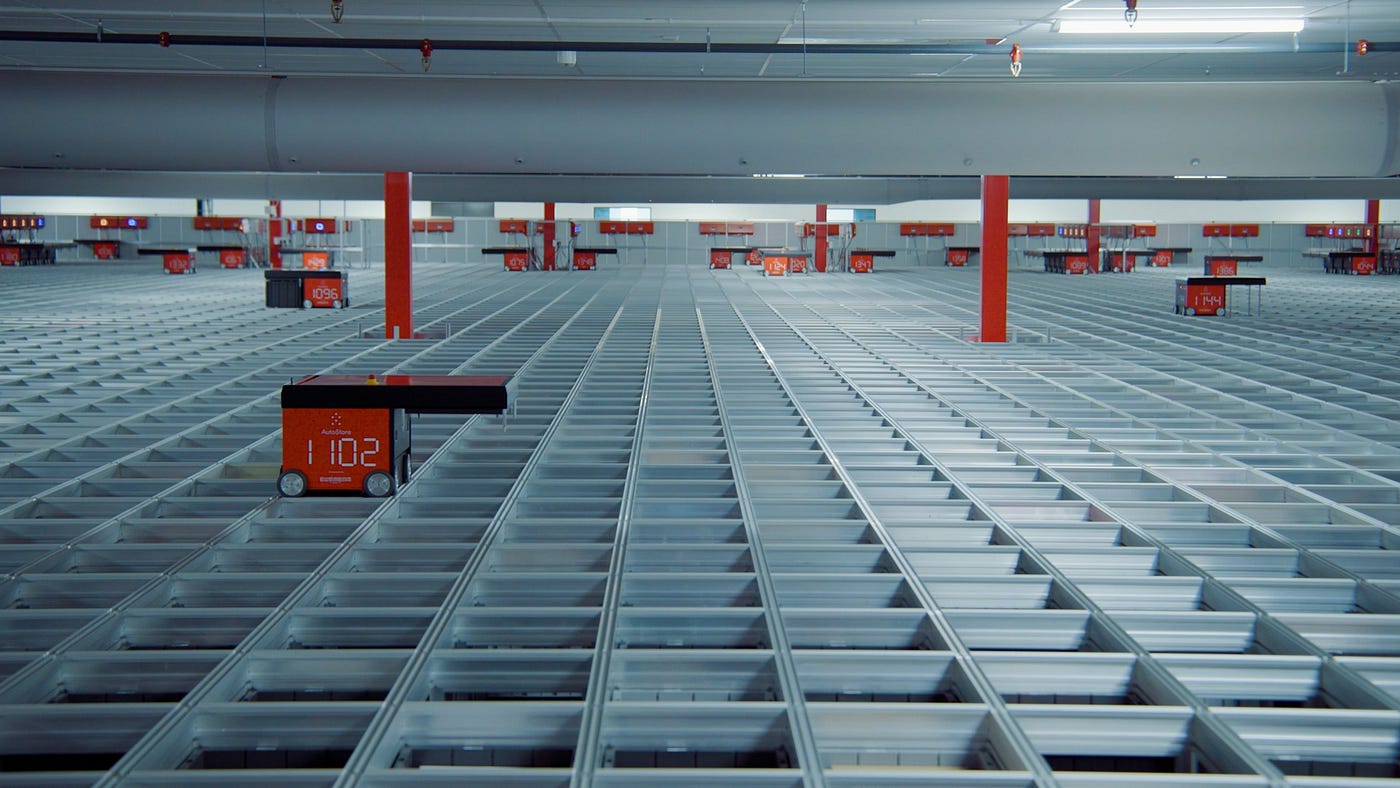 Boozt has around 500 people working at their fulfilment centre with more than 1250 robots helping them.