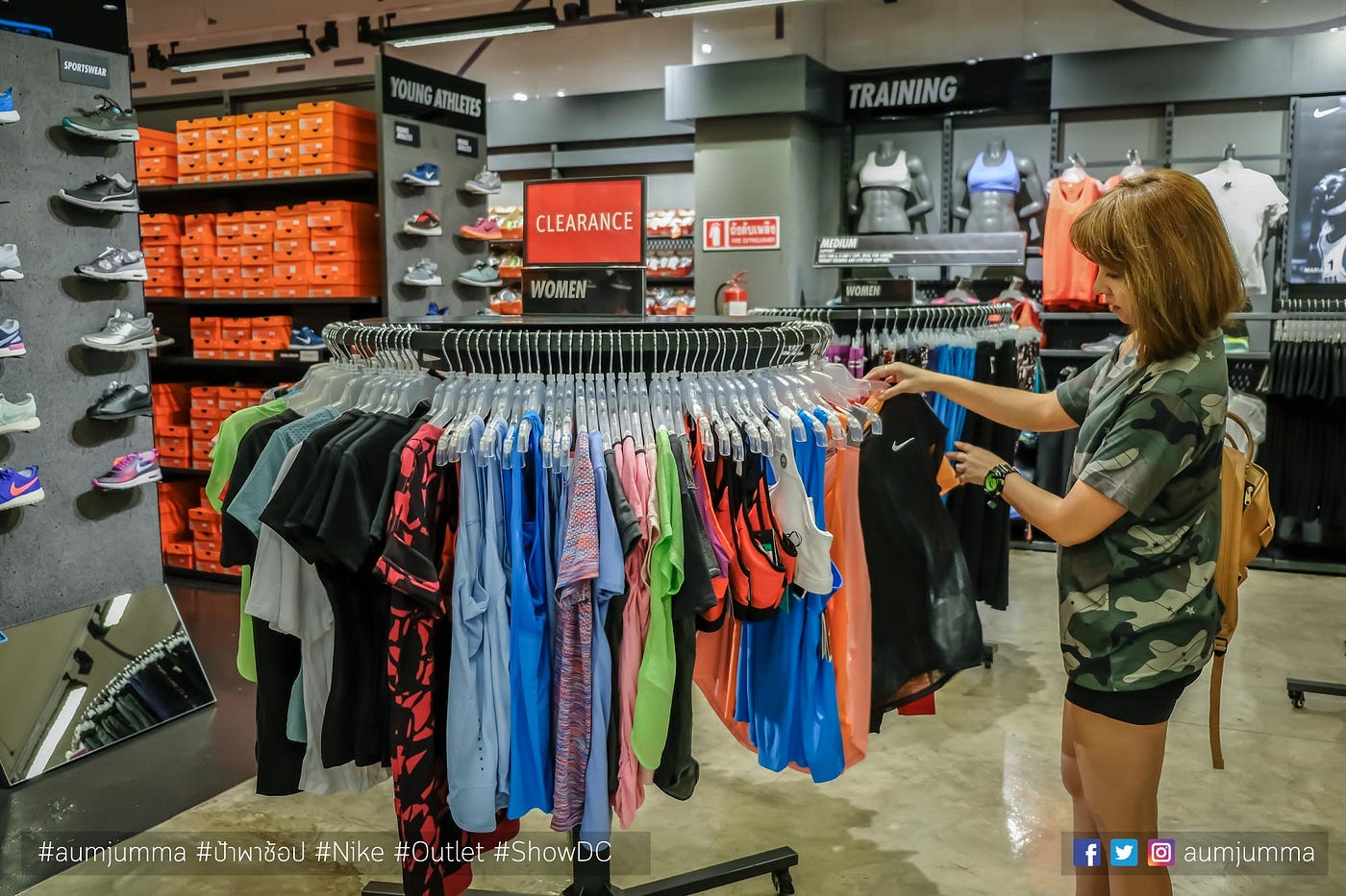 nike factory outlet show dc