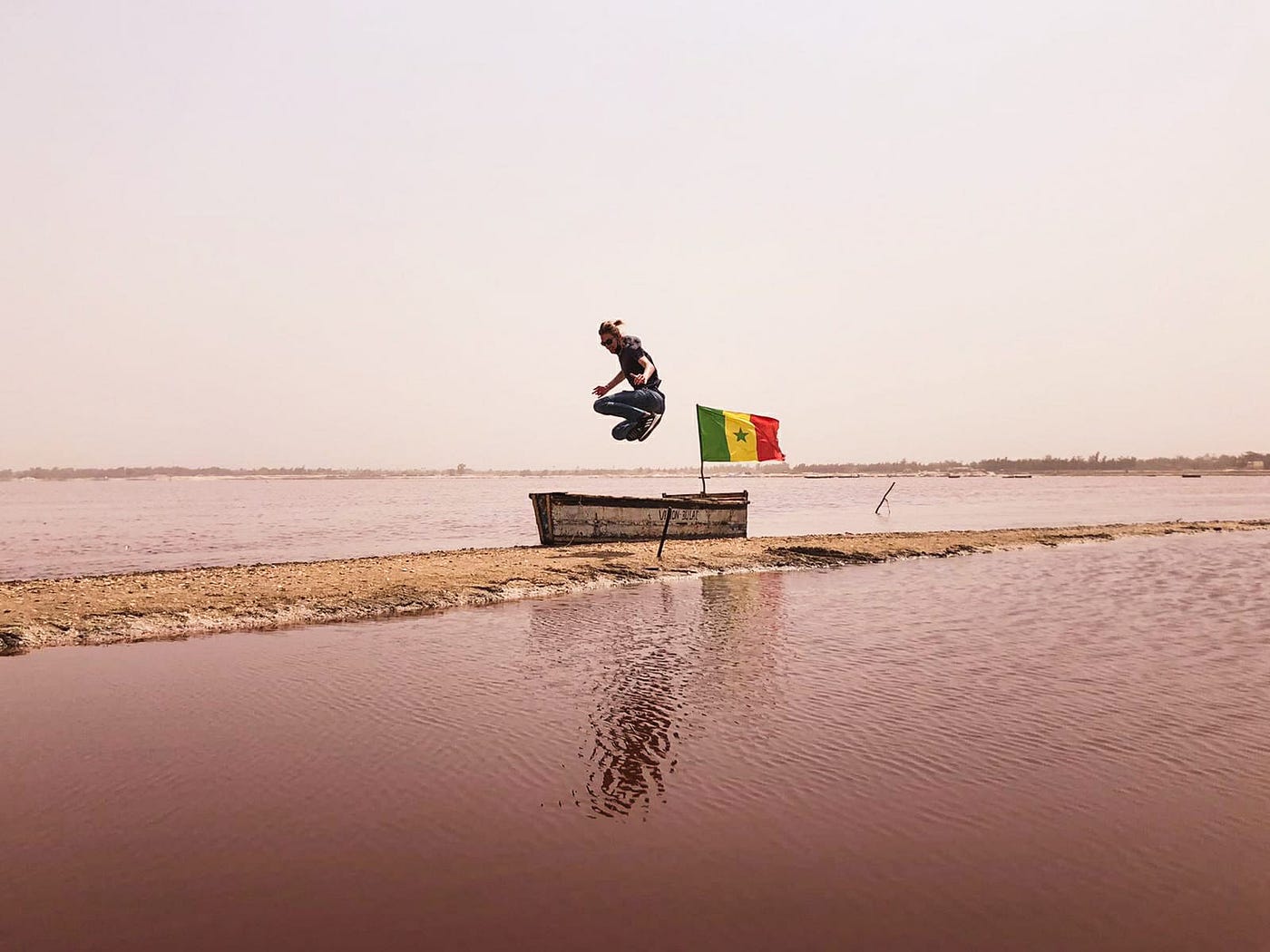 Balade en pirogue sur le Lac Rose
