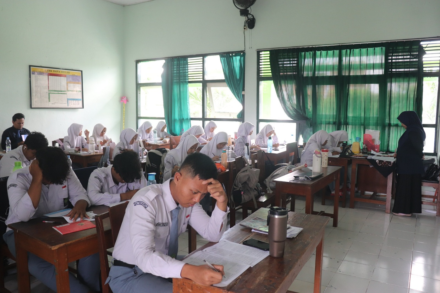 MAN 1 Yogyakarta Students Join TKA and University Entrance Socialization Program