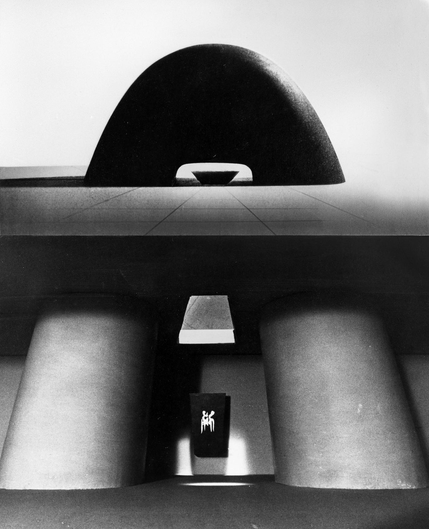 cenotaphです。 Cenotaph for the Victims of the Atomic Bomb (Memorial