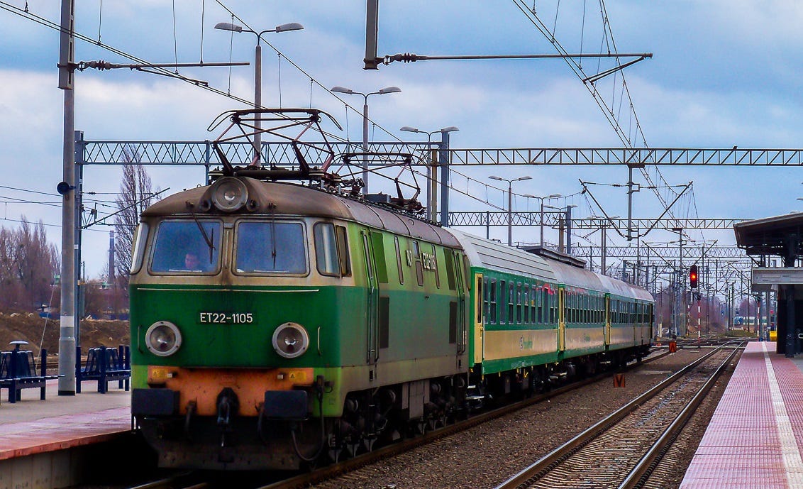 TRAIN WRECK2 ヨーヨー SPYY Swift Substitution: The 2012 Szczekociny (Poland) Train