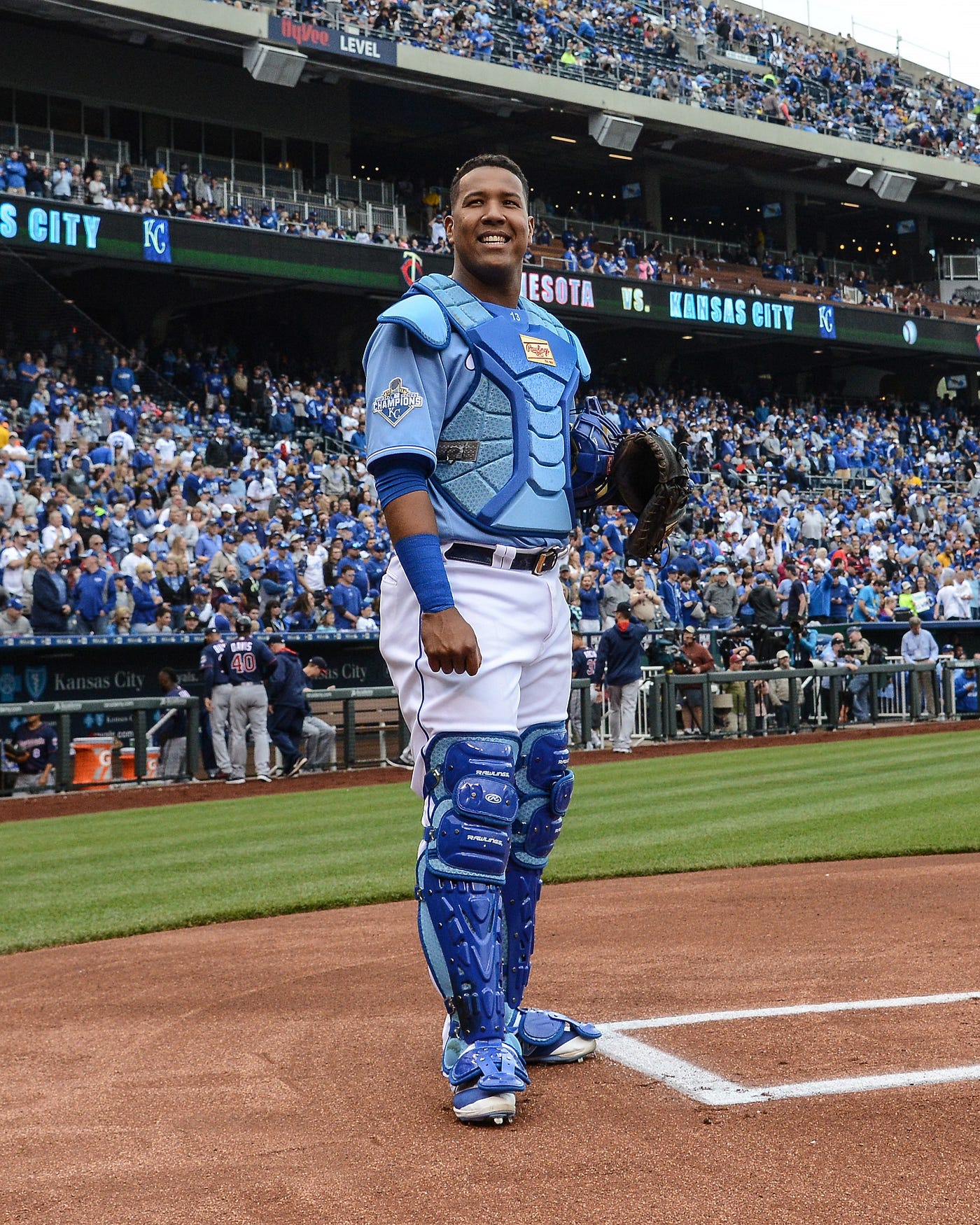 salvador perez catching