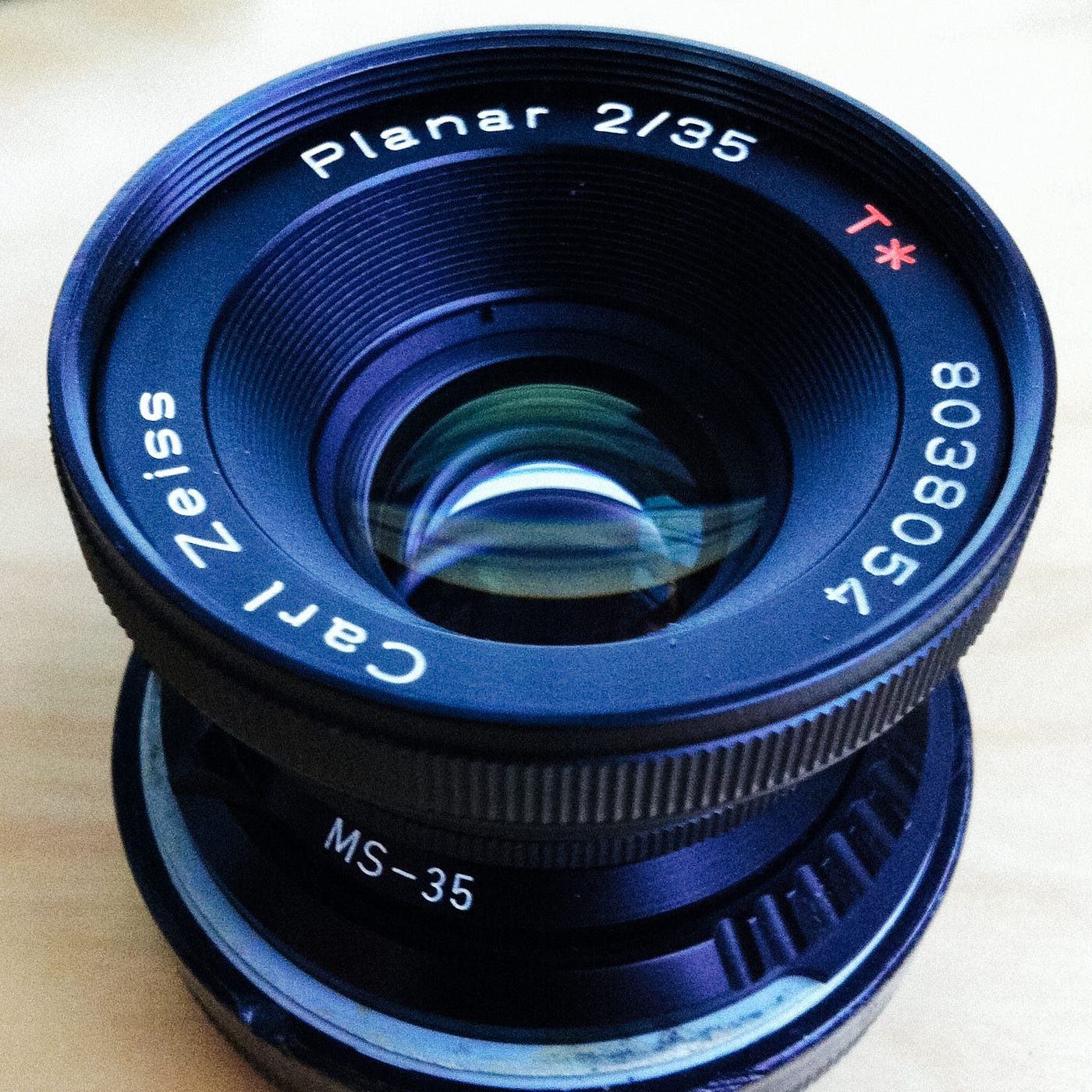 Carl Zeiss Planar 2/135 T