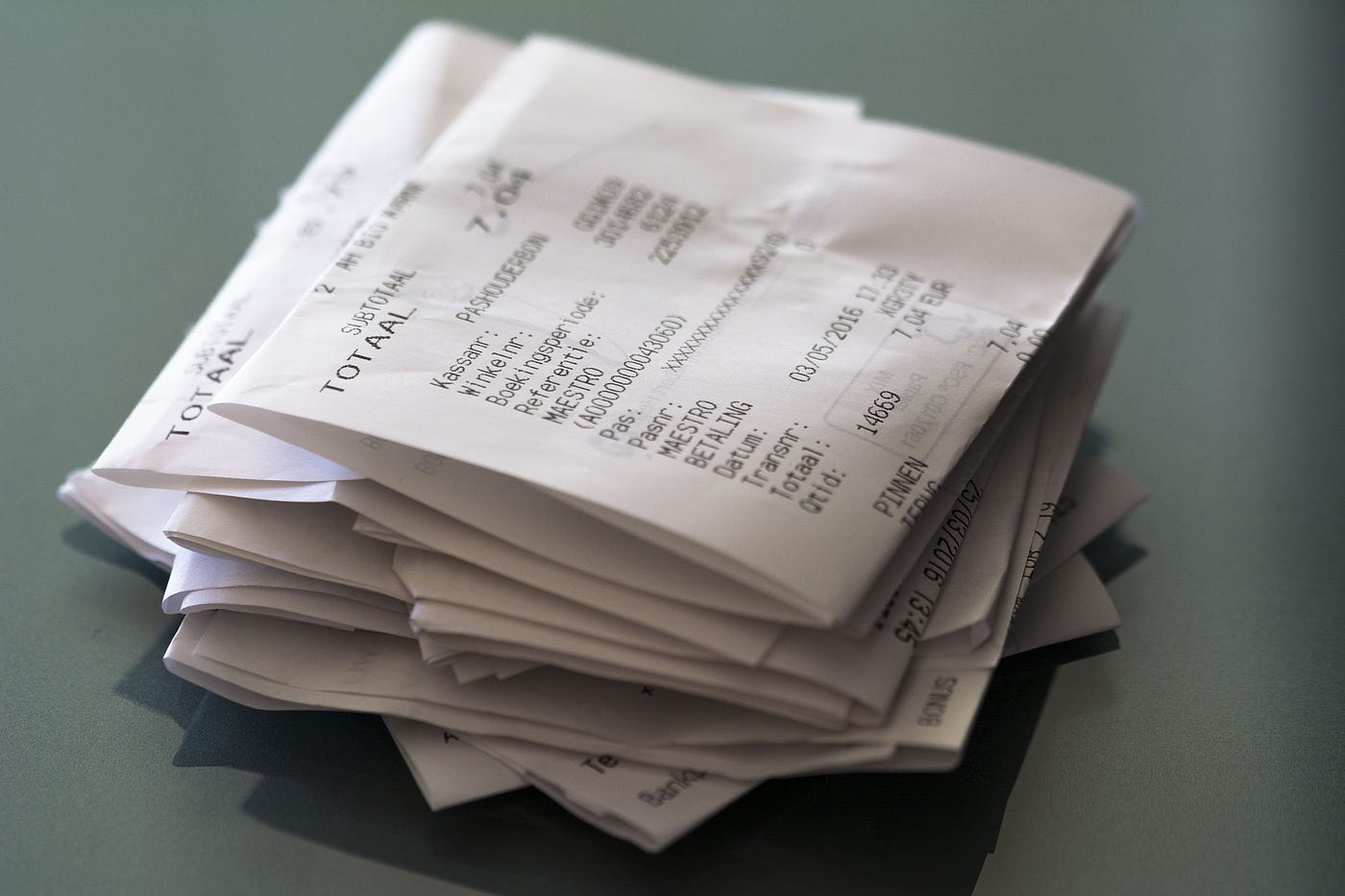 Why are Hong Kong businesses still giving us paper receipts