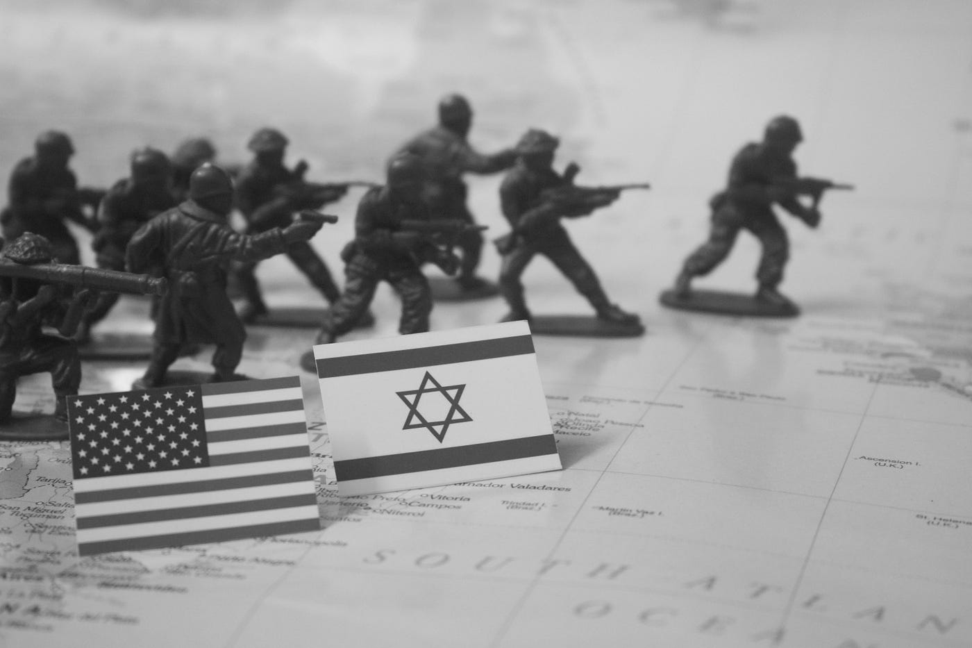 Trump, Iranul și Umbra Suezului