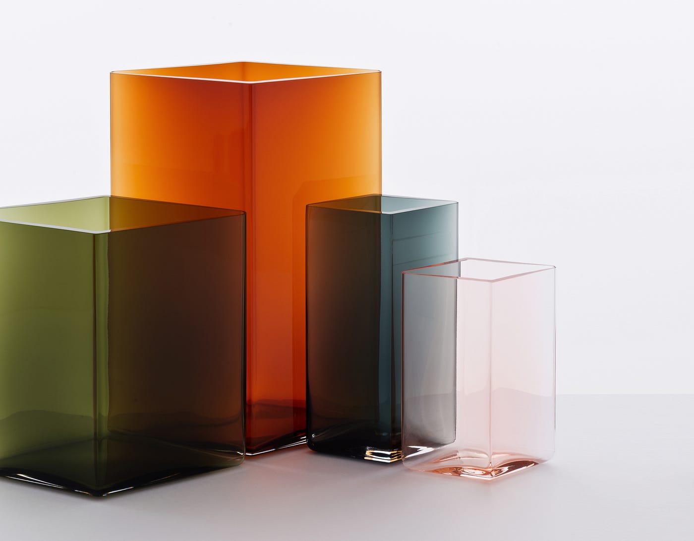 Ruutu — a delicate and simple vase made by mouth blown glass