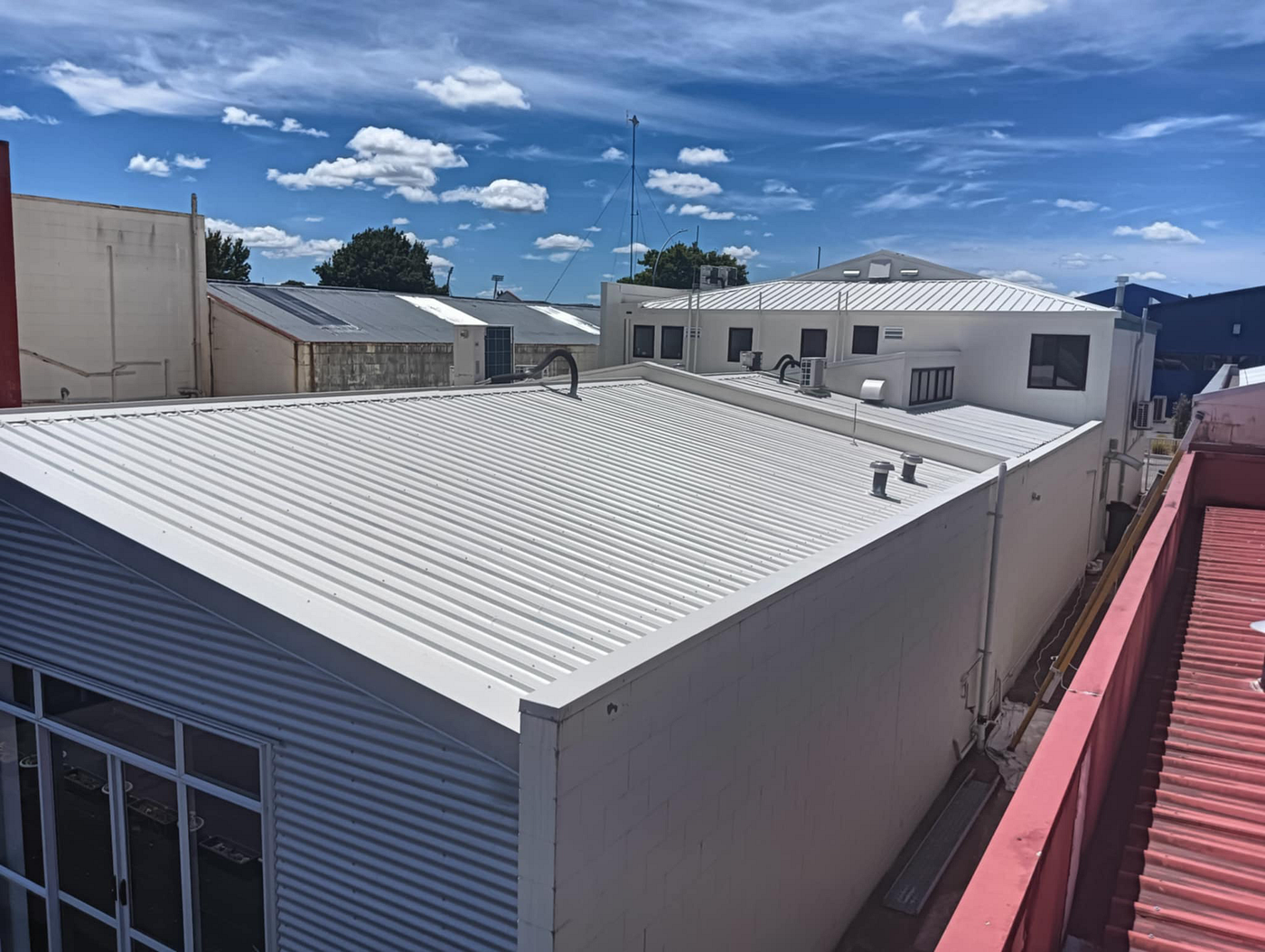 Why and When to Consider Roof Painting in Tauranga, New Zealand?