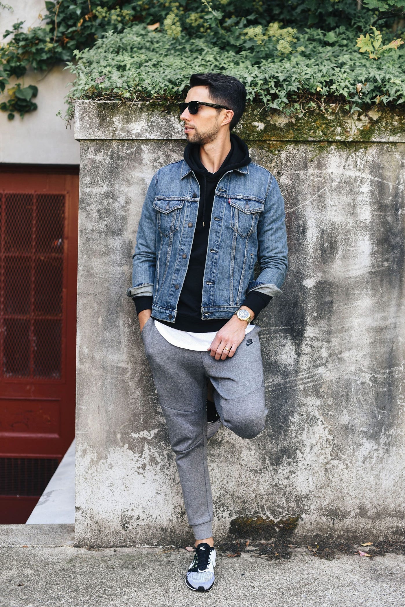 Sweatpants and Denim Jacket: The Perfect Streetwear Look | by Chamanmaes |  Medium