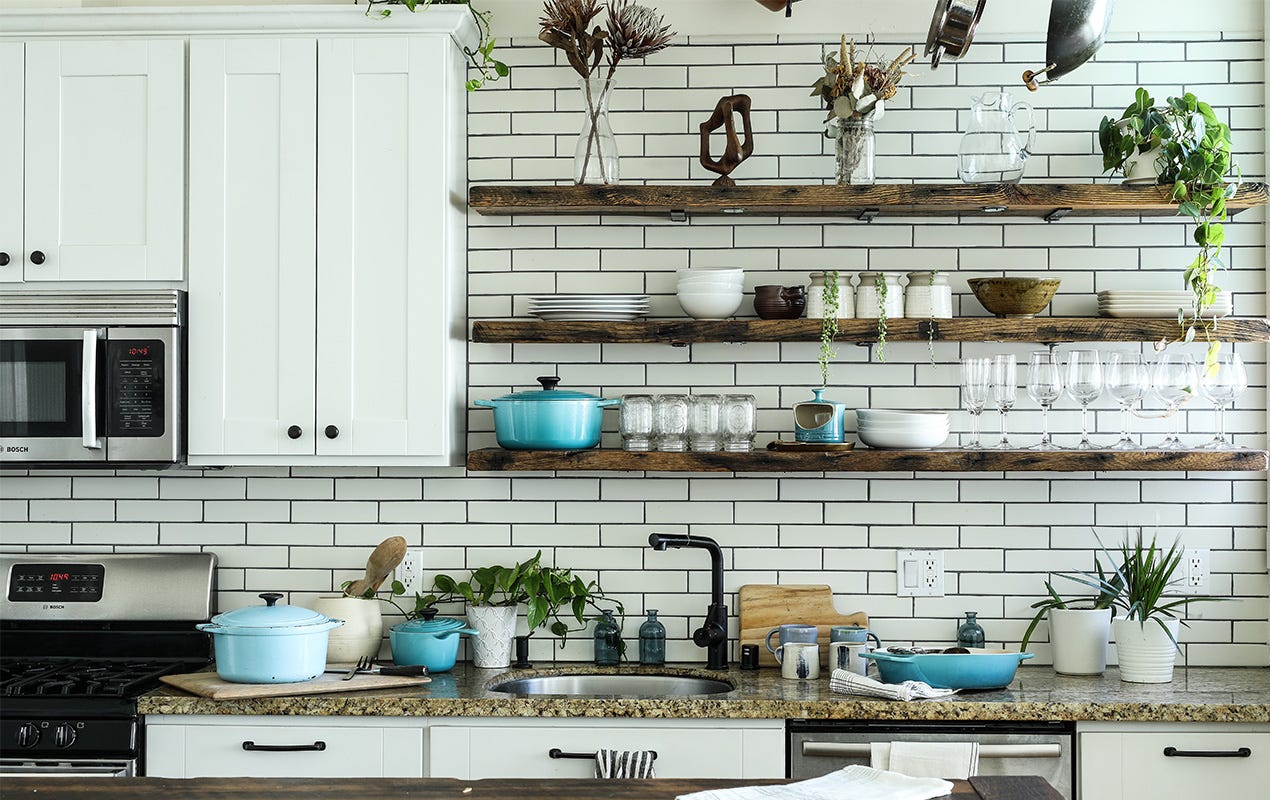How to Decorate Kitchen Counters Without Clutter: Stylish Tips 2 How to Decorate Kitchen Counters Without Clutter: Stylish Tips