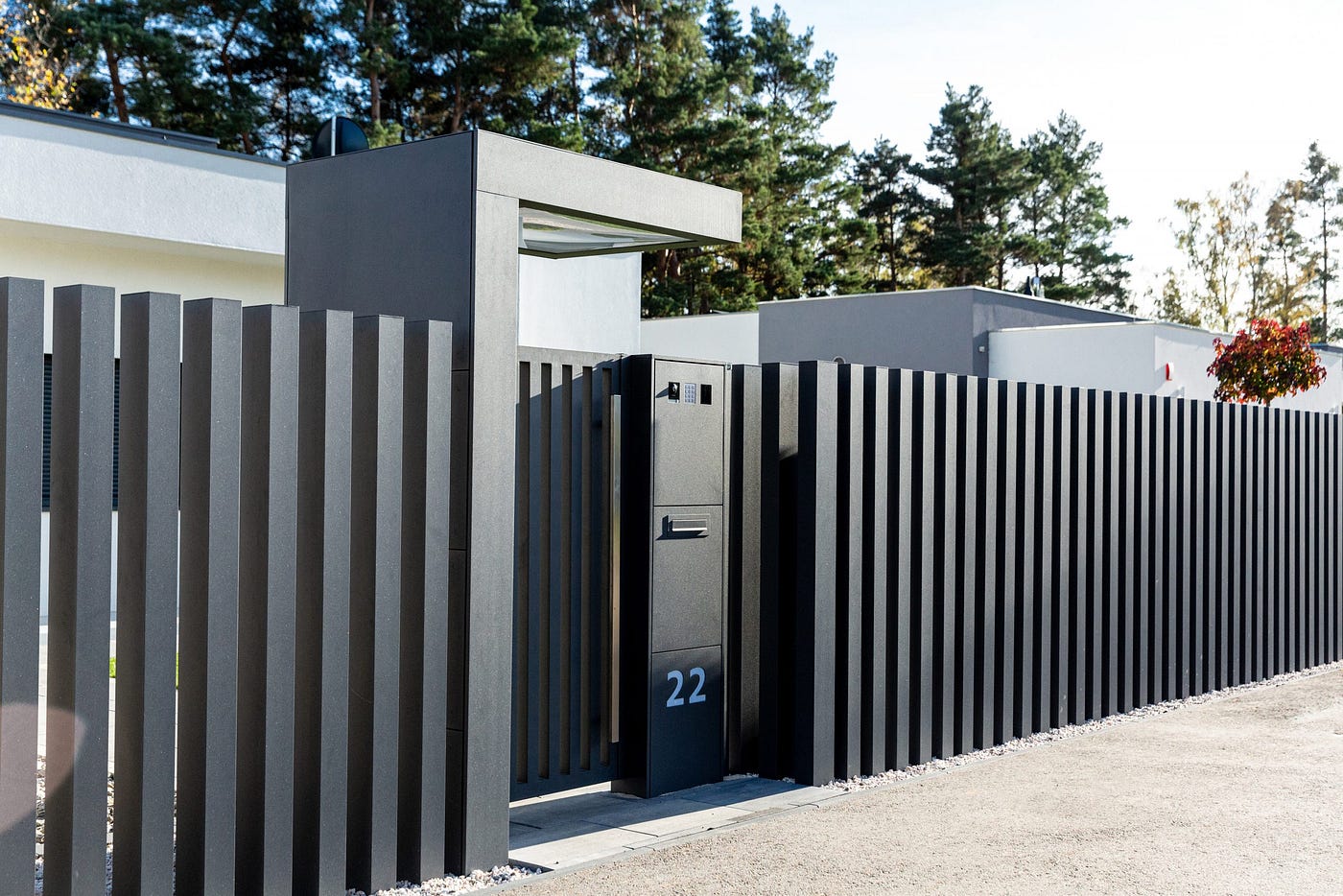 Aluminum Fences and Composite Fencing with Factory Direct Pricing in Southern California