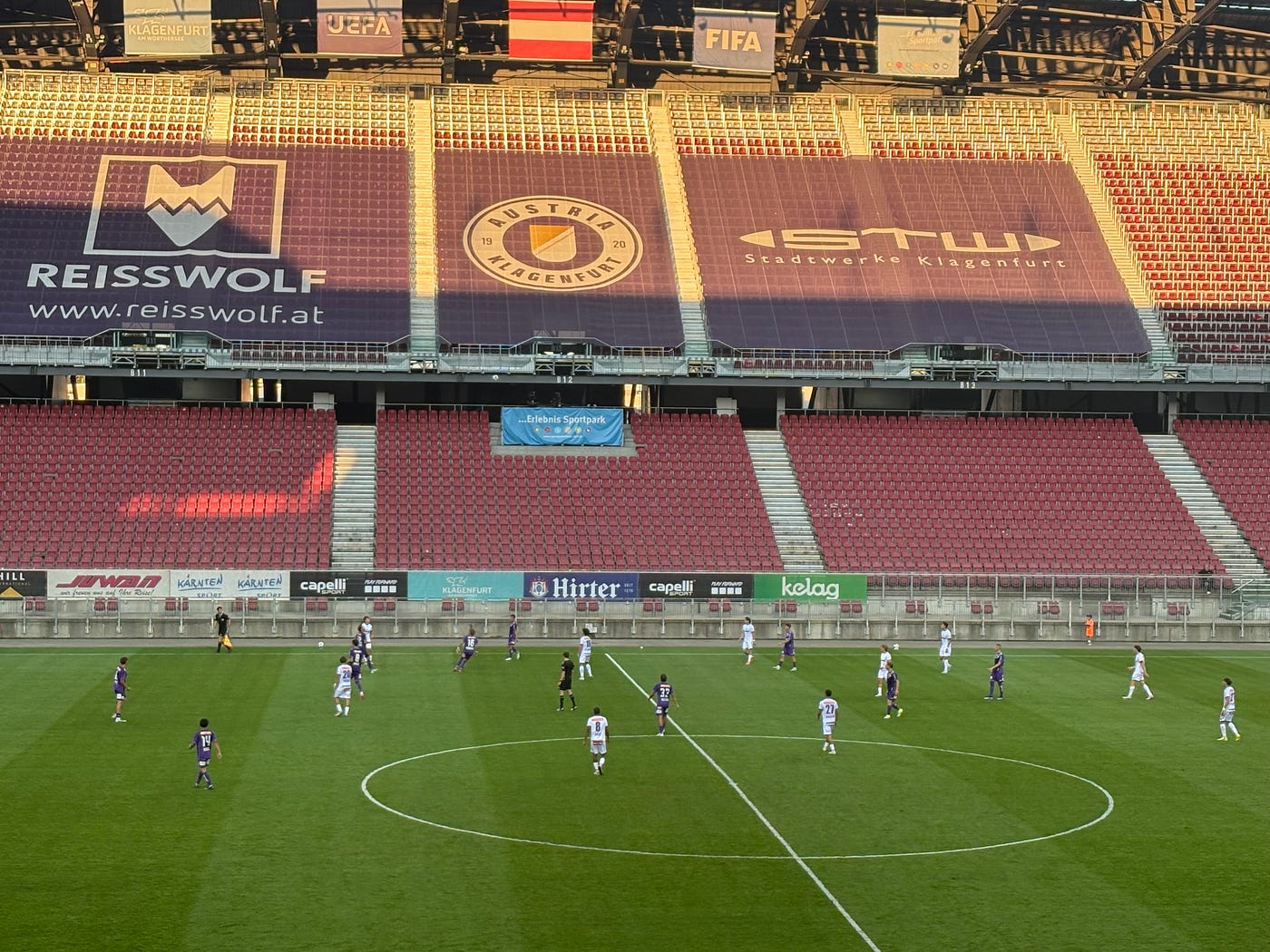 Austria Wien siegt knapp gegen Austria Klagenfurt — ein Abend voller Höhen und Tiefen