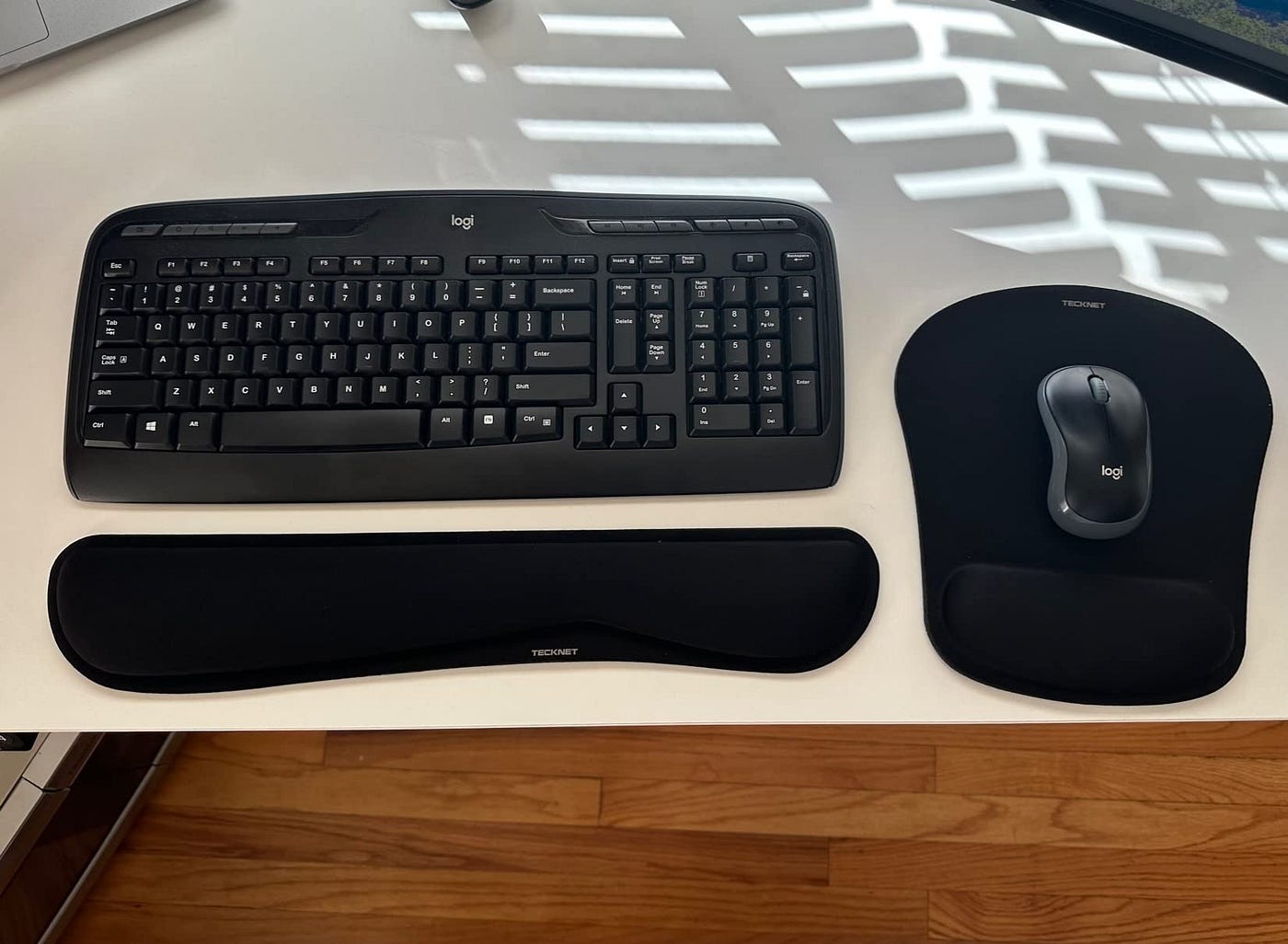 Wireless Keyboard and Mouse Set: The Logitech MK270 Review | by Ali | Medium