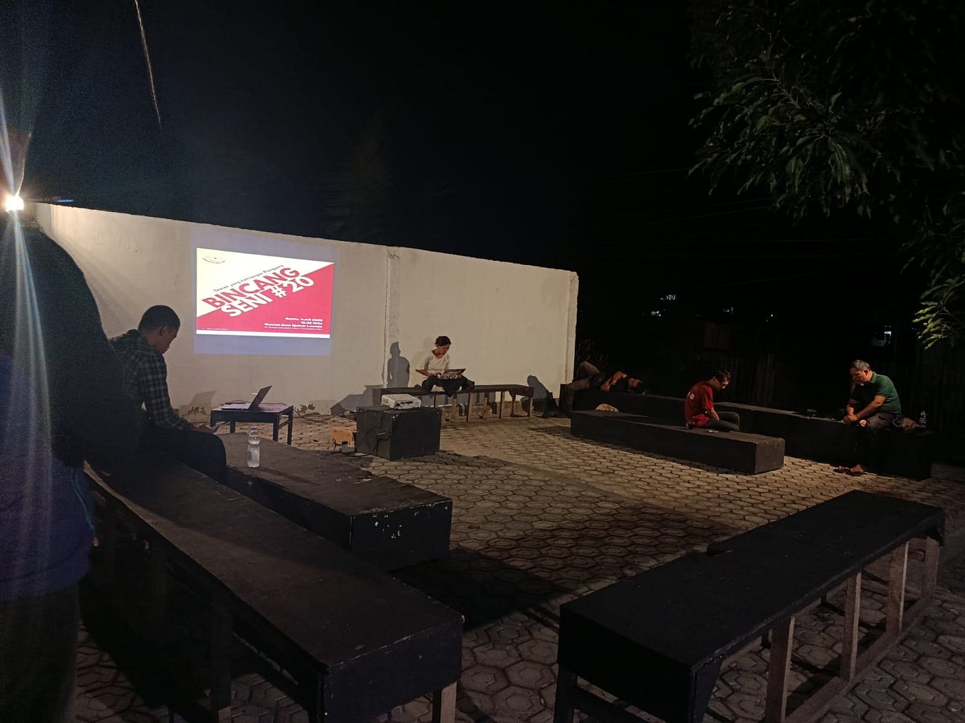Catatan Pengamatan Bincang Seni #20: Teater Palu di Persimpangan — Dari Percakapan Menuju Kerja…
