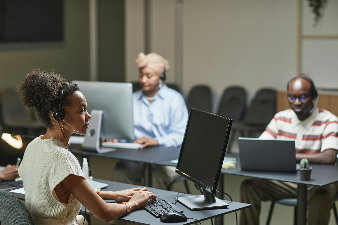 What Is Reception Outsourcing and How Can It Benefit Your Business?