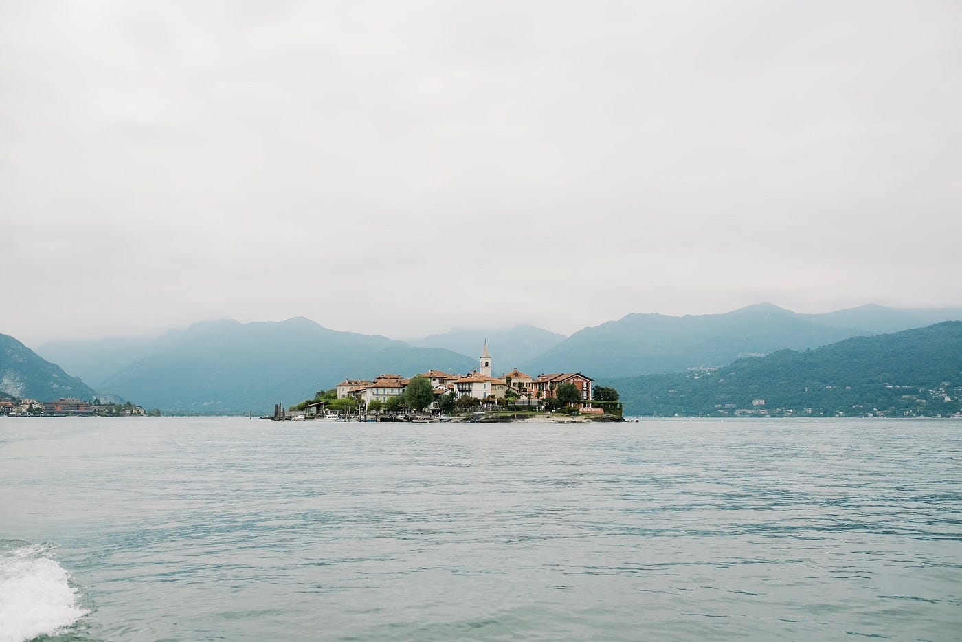 Fotografare il Vostro Matrimonio sul Lago Maggiore: I Migliori Spot per Scatti Indimenticabili