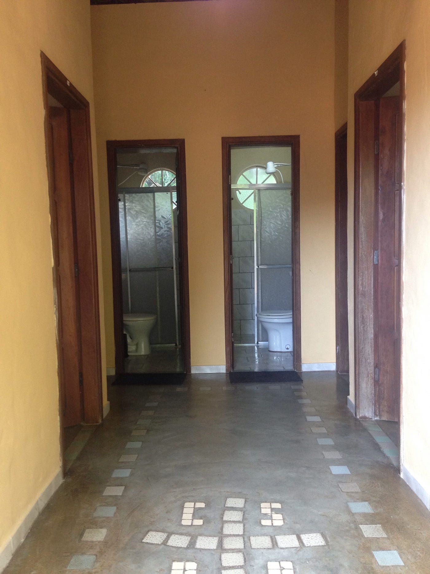 Fotografei o corredor, mas não os quartos :/