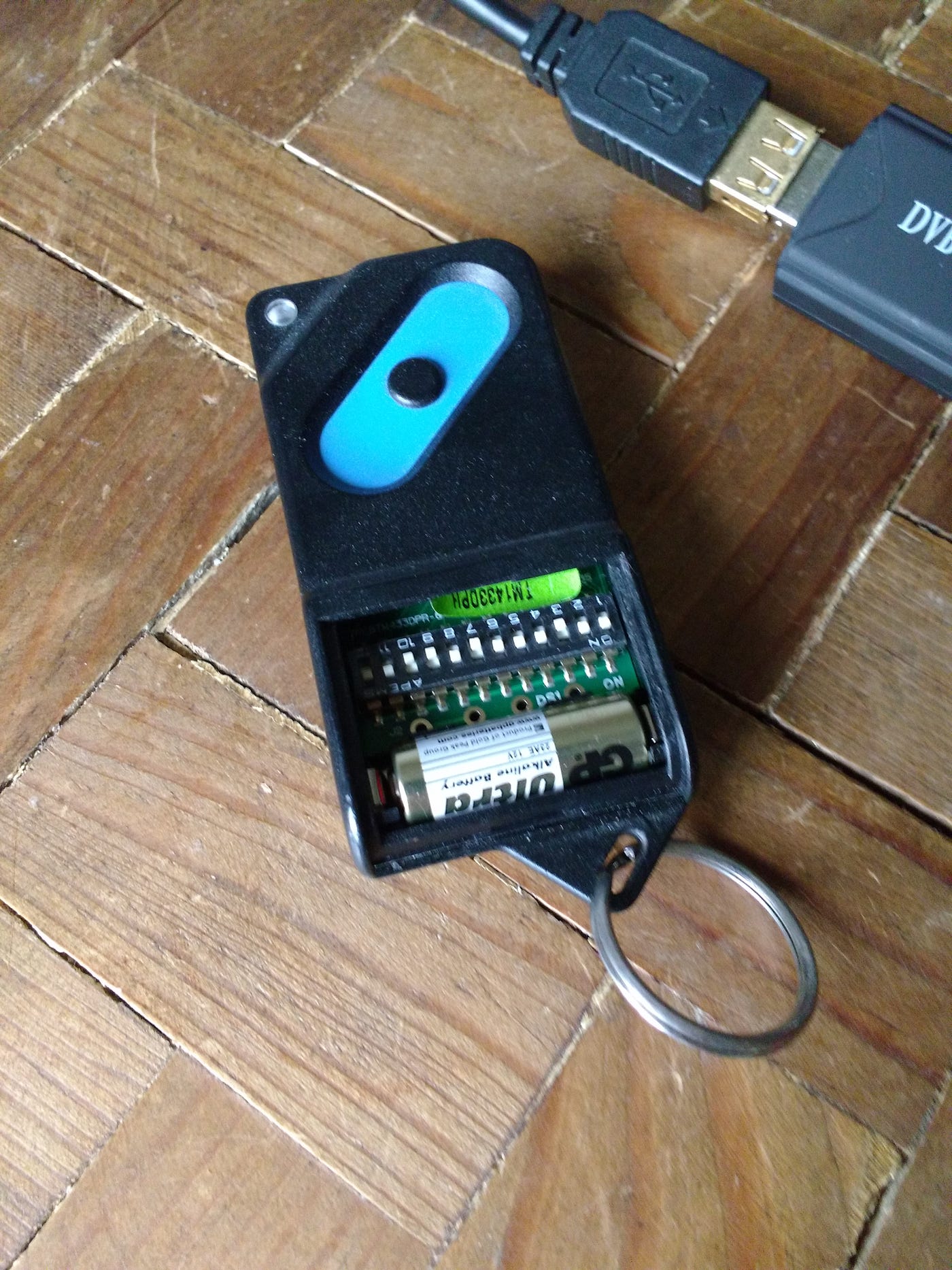 Decoding a garage door opener with an RTL-SDR | by Eoin | Medium