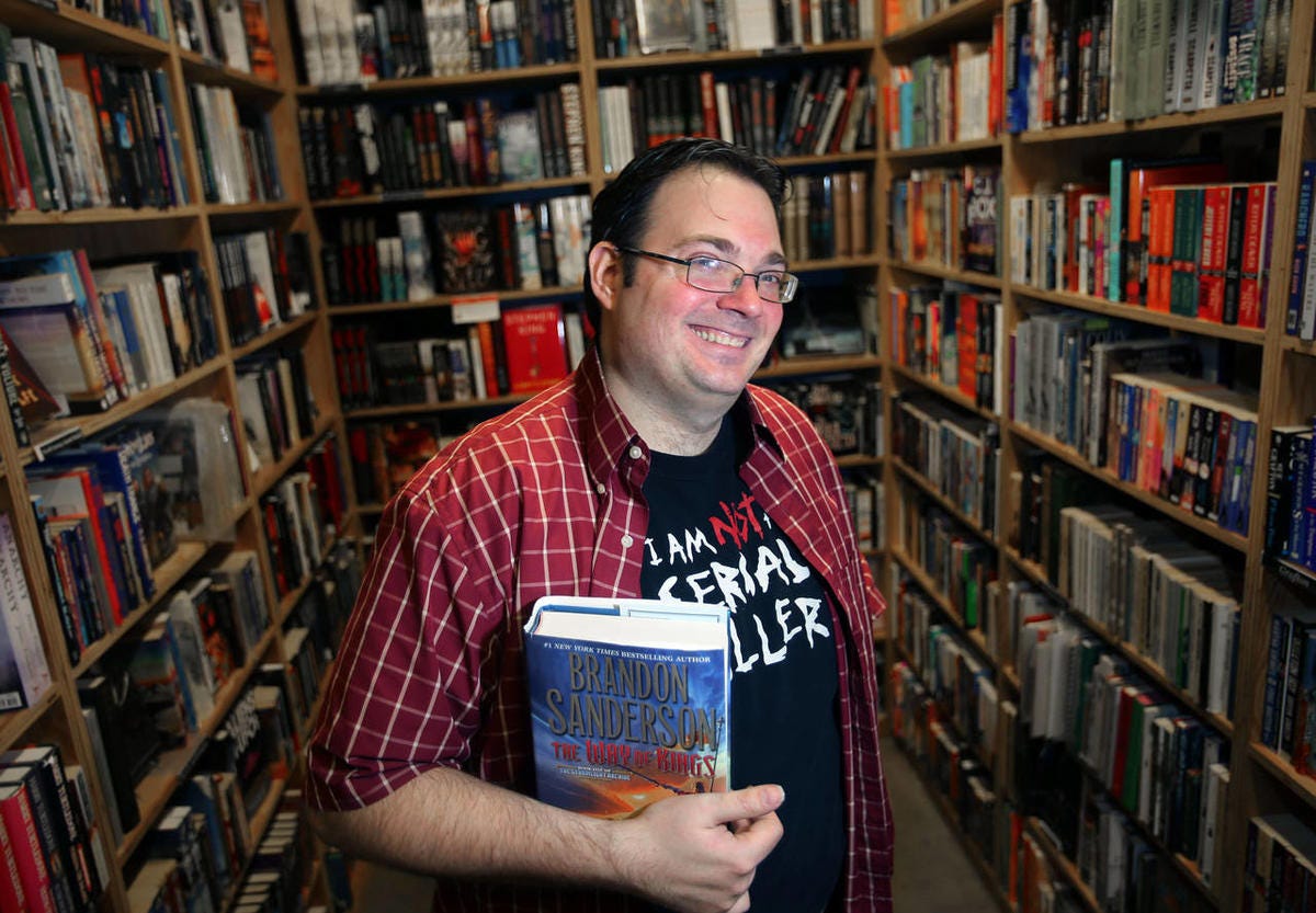 Brandon Sanderson launches new generation of BYU authors - BYU News