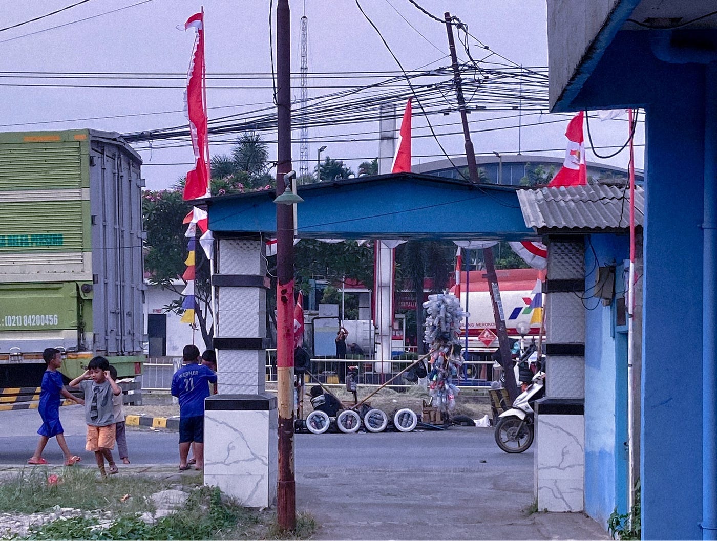 Cuitan warga pinggiran