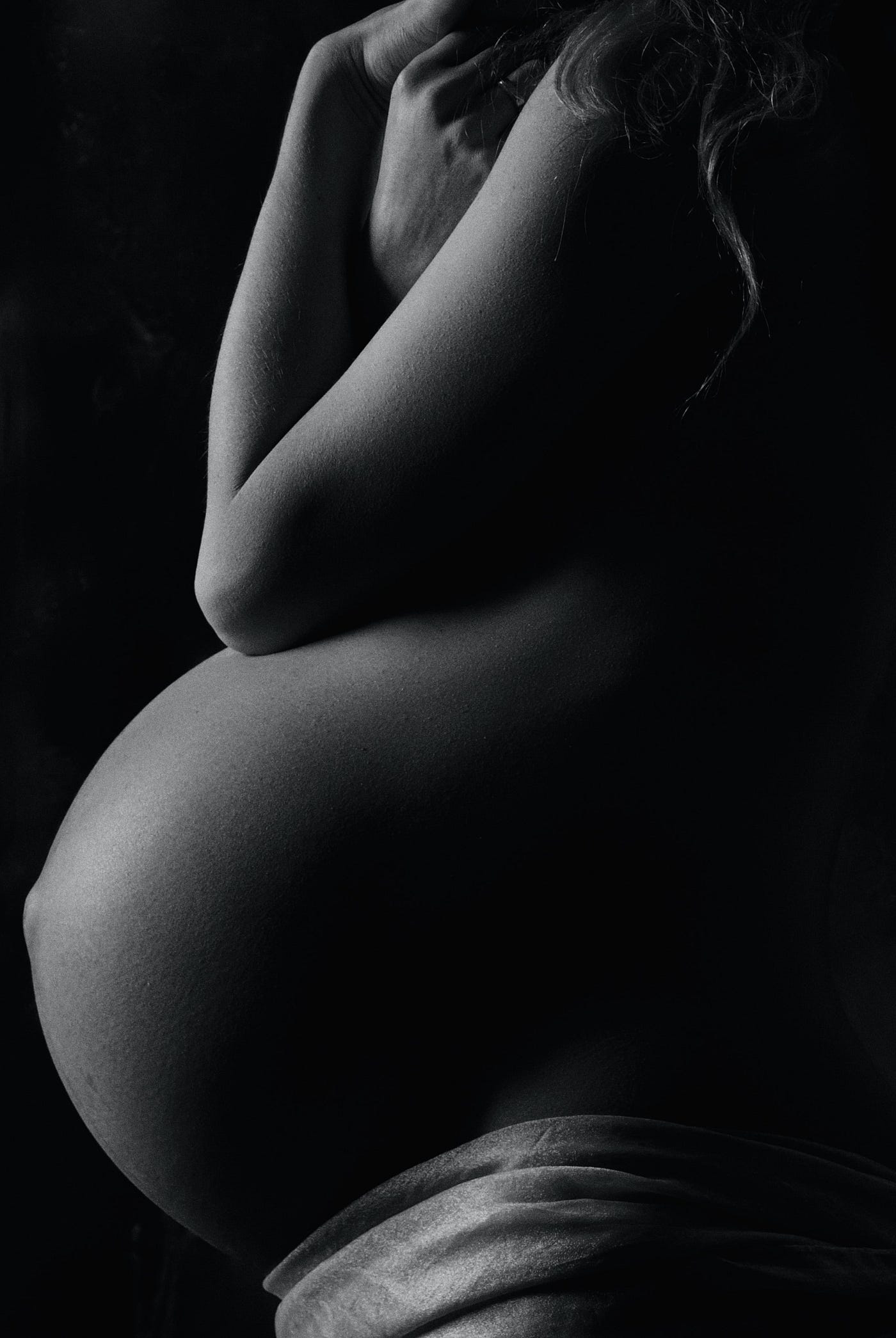 pregnant black housewife naked