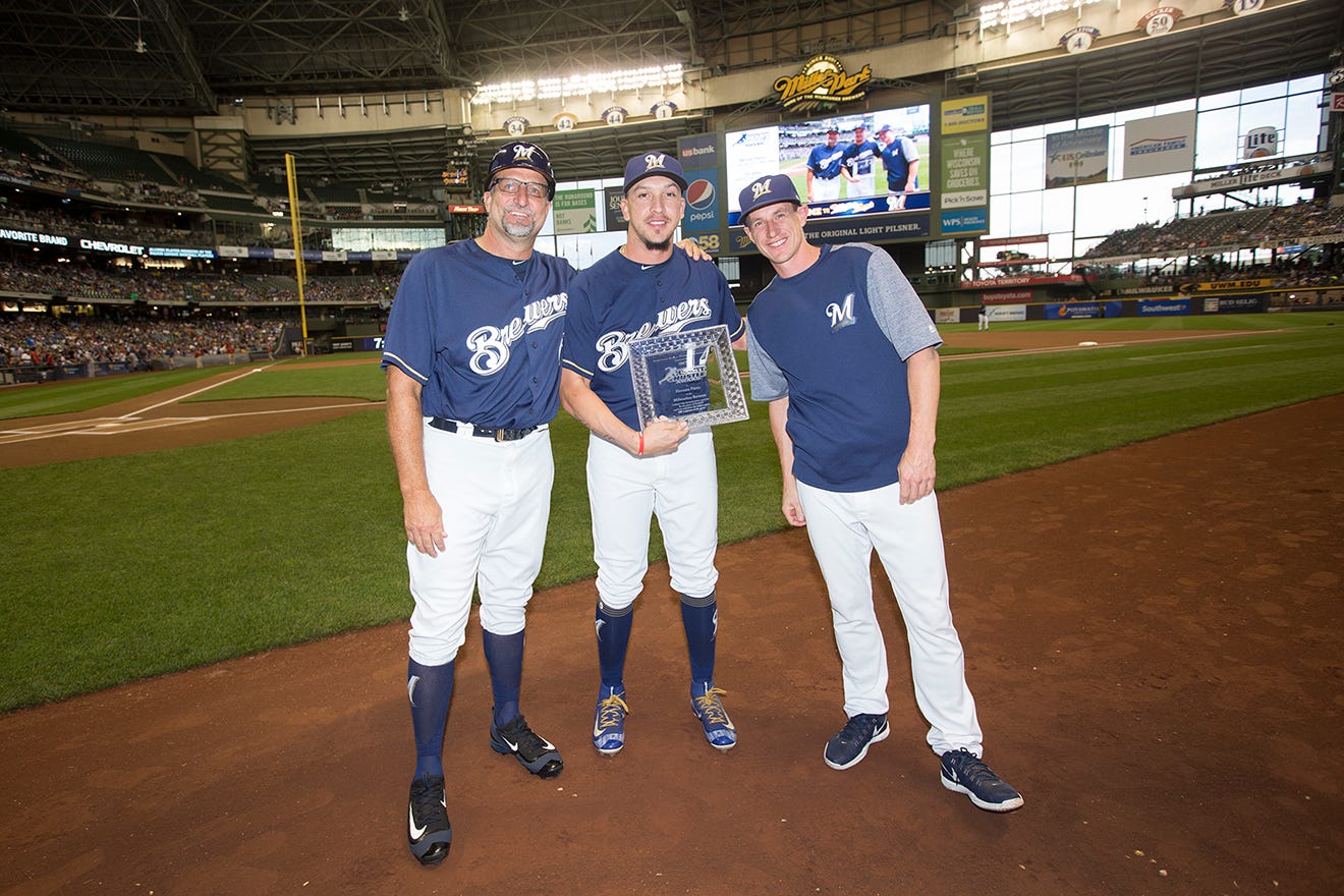 Craig Counsell visits Brewers in Dominican Republic