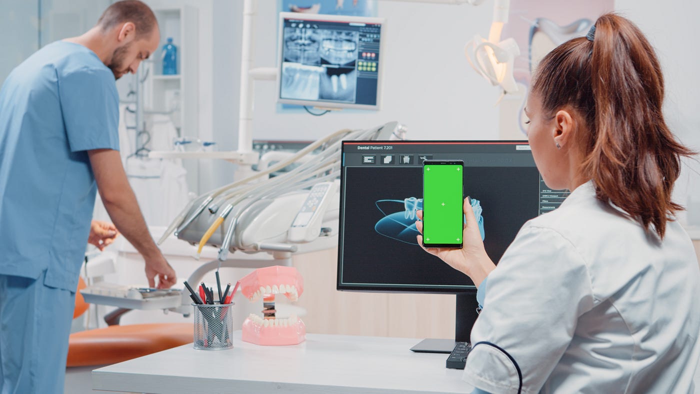 How Dental Online Marketing Services Build a Strong Digital Presence