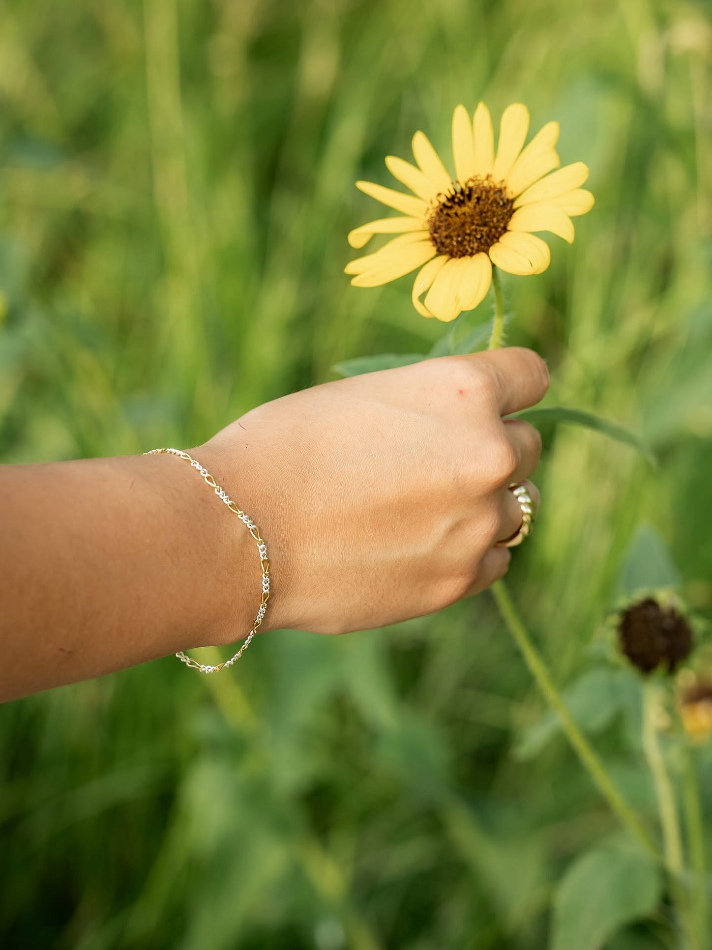 Solid Gold Permanent Anklets in Houston: What to Know Before You Book