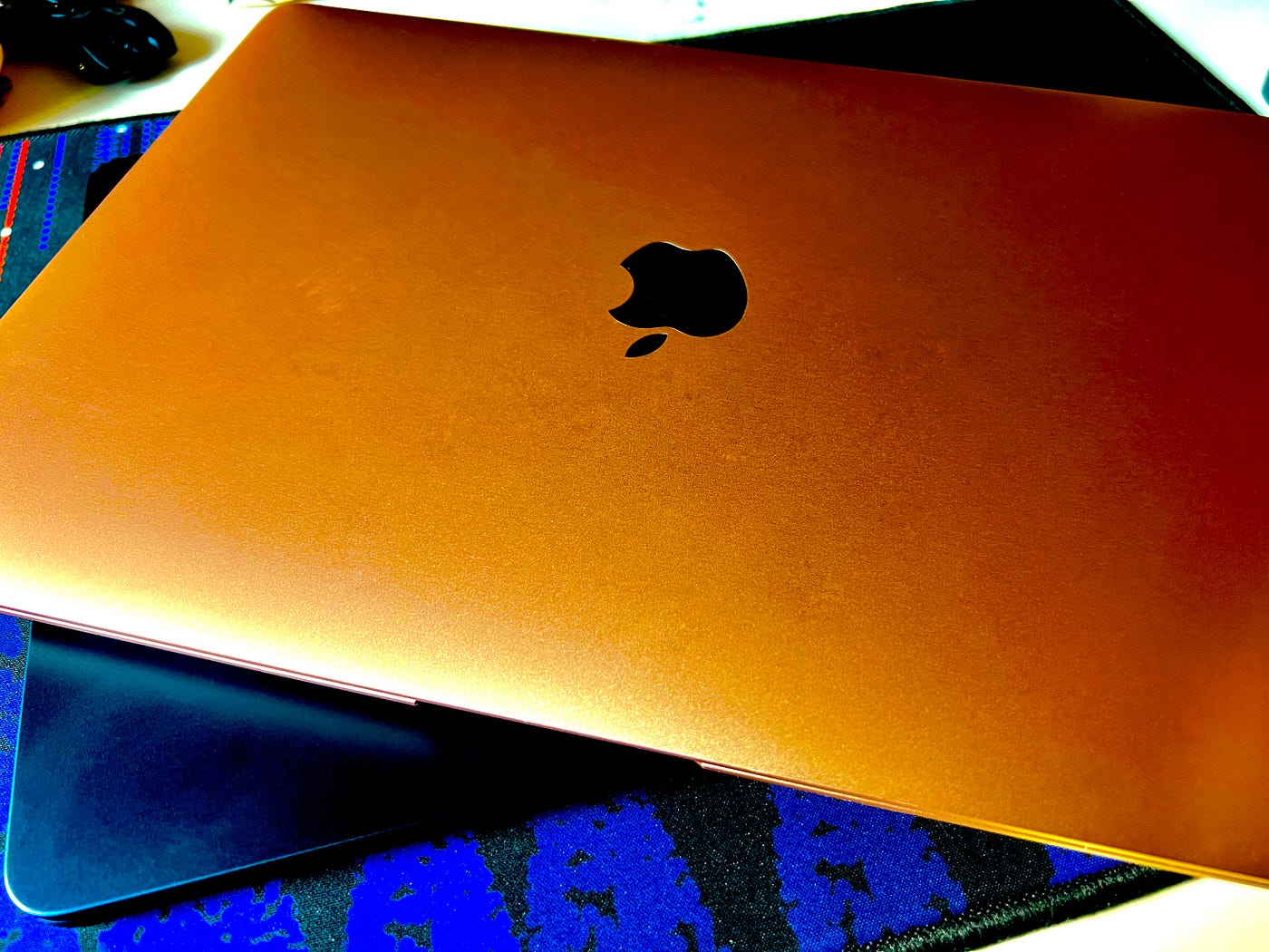 A War of Head Versus Heart: The M2 MacBook Air – 512 Pixels