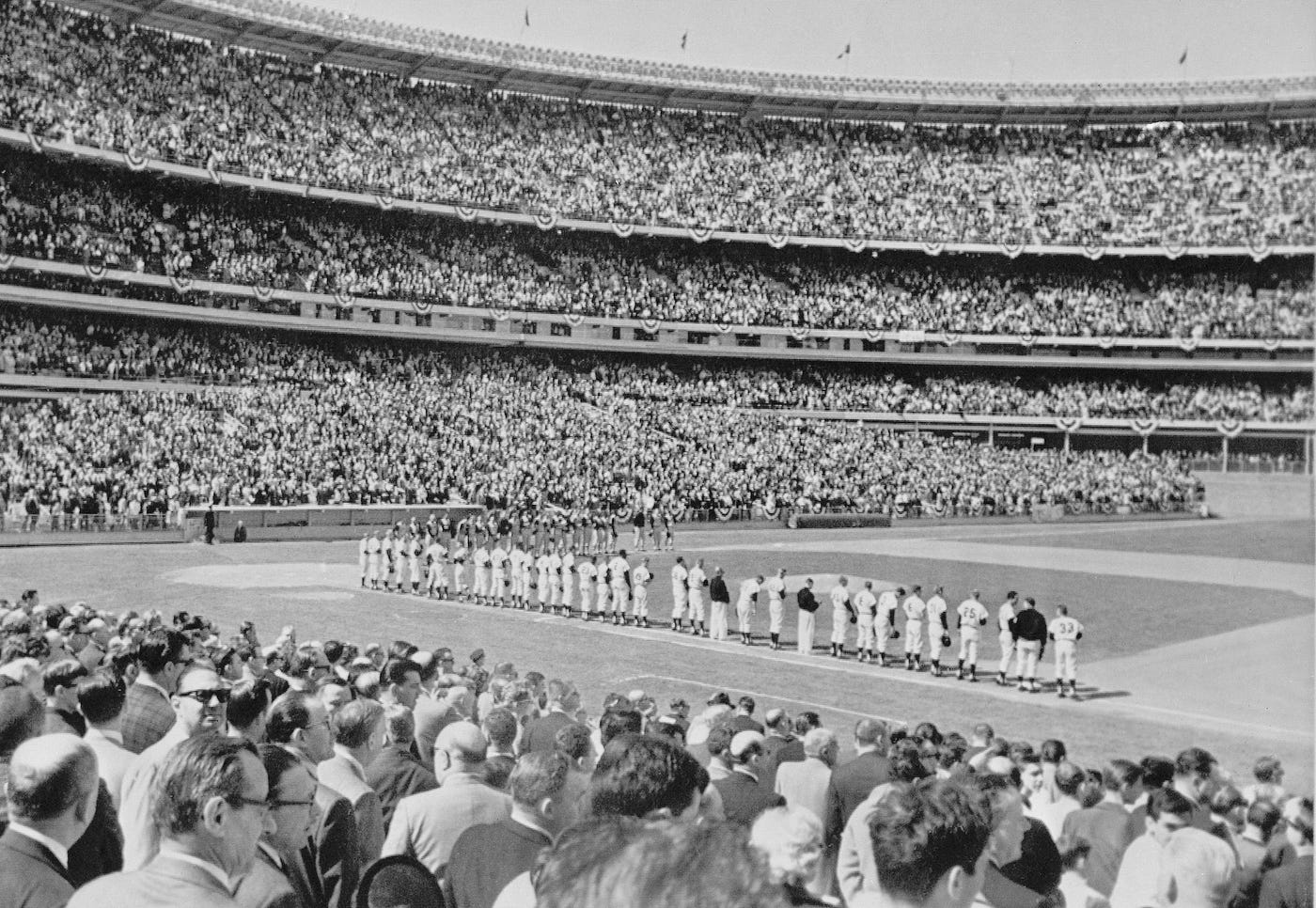 Seaver returns on Opening Day, 04/05/1983