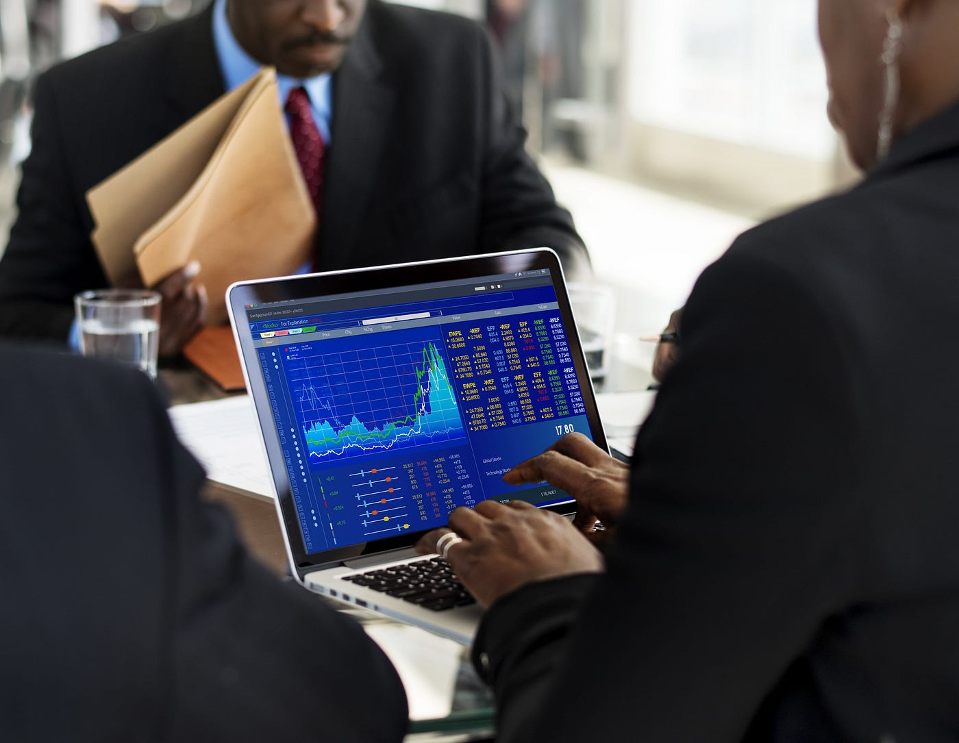 US Stock Market Soars: Analyzing the Unprecedented Trends