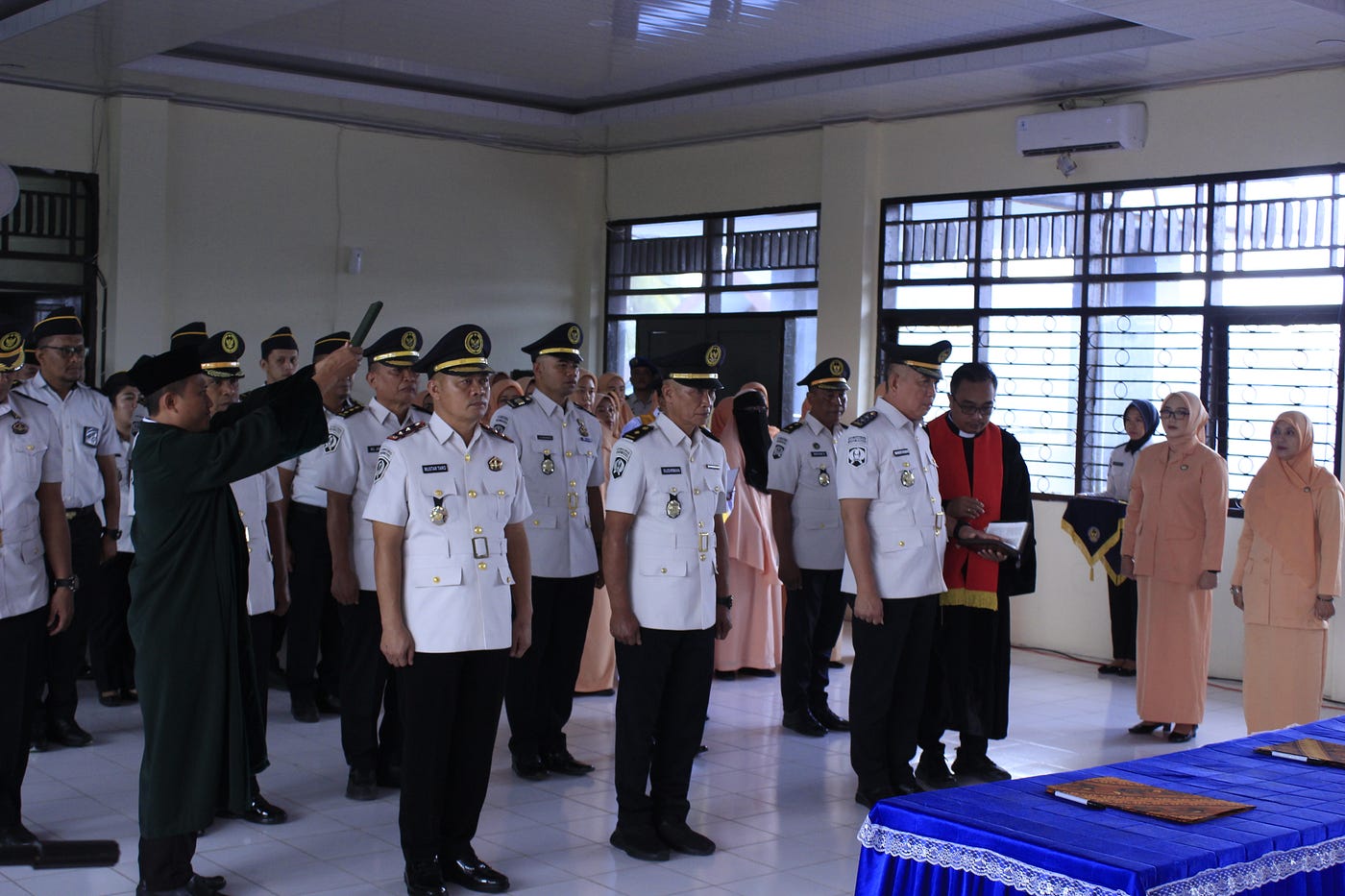 Kakanwil Ditjenpas Sultra Resmi Lantik Kabapas Baubau dan 8 Pejabat Eselon IV untuk Perkuat Kinerja…