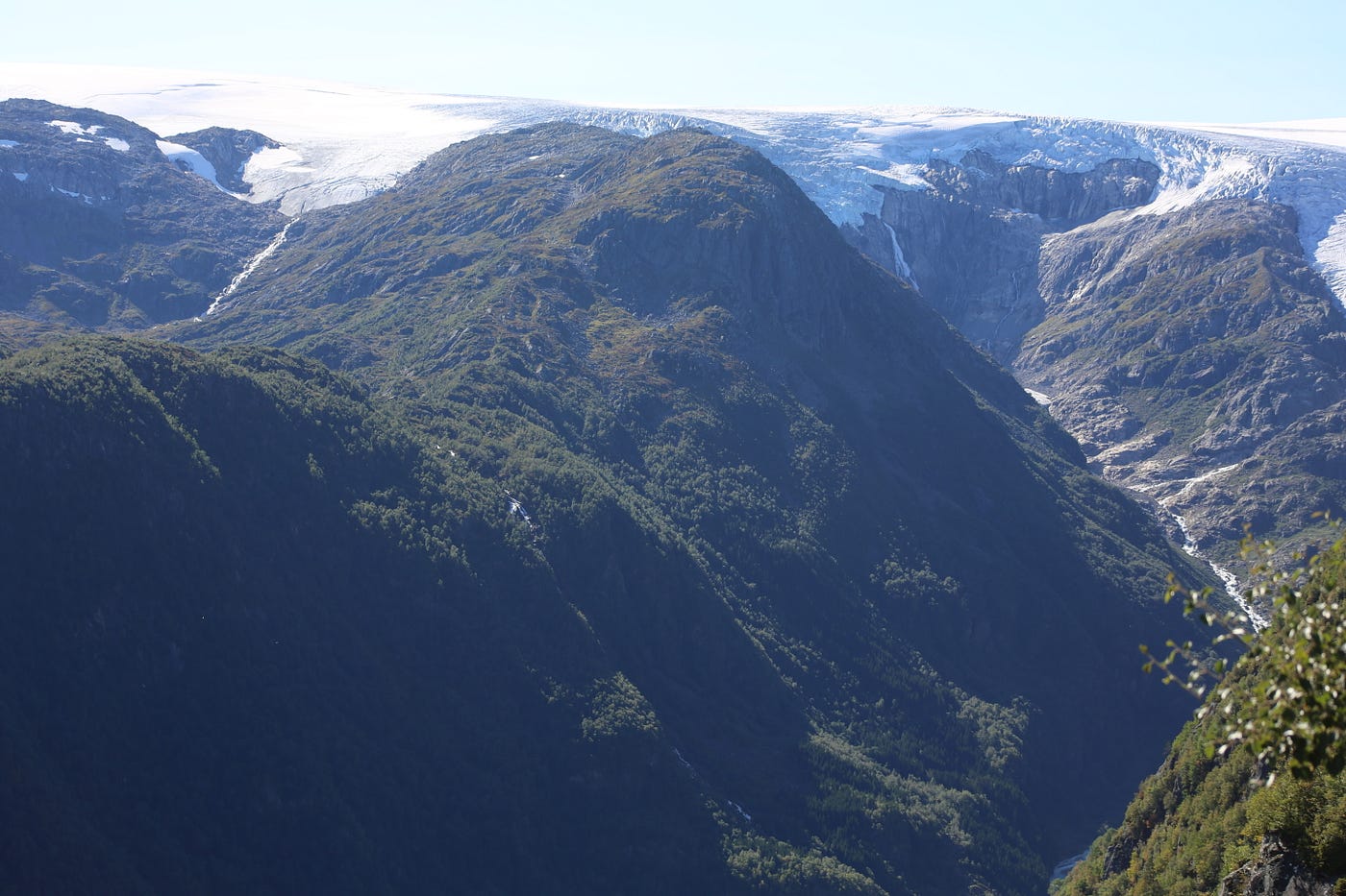 Visiting Reinanuten (1297). The small industrial town of Odda… | by Øivind  H. Solheim | ILLUMINATION | Medium