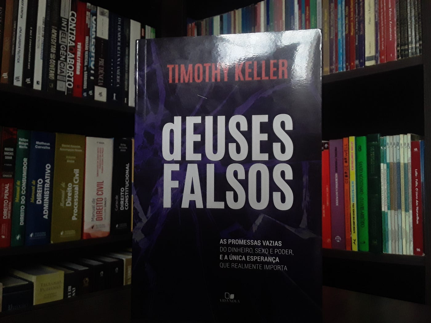 Deuses falsos